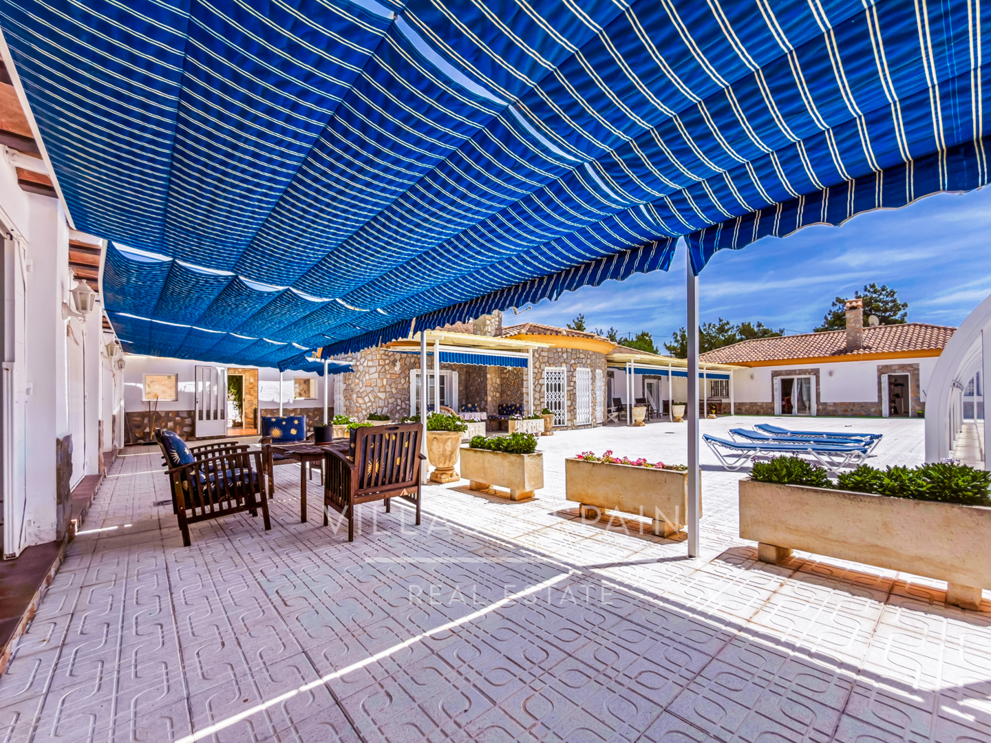 Resale - 6 Bed 4 Bath Villa with Pool and Large Plot with multiple garages in Fortuna  - calle baños 3 - Murcia