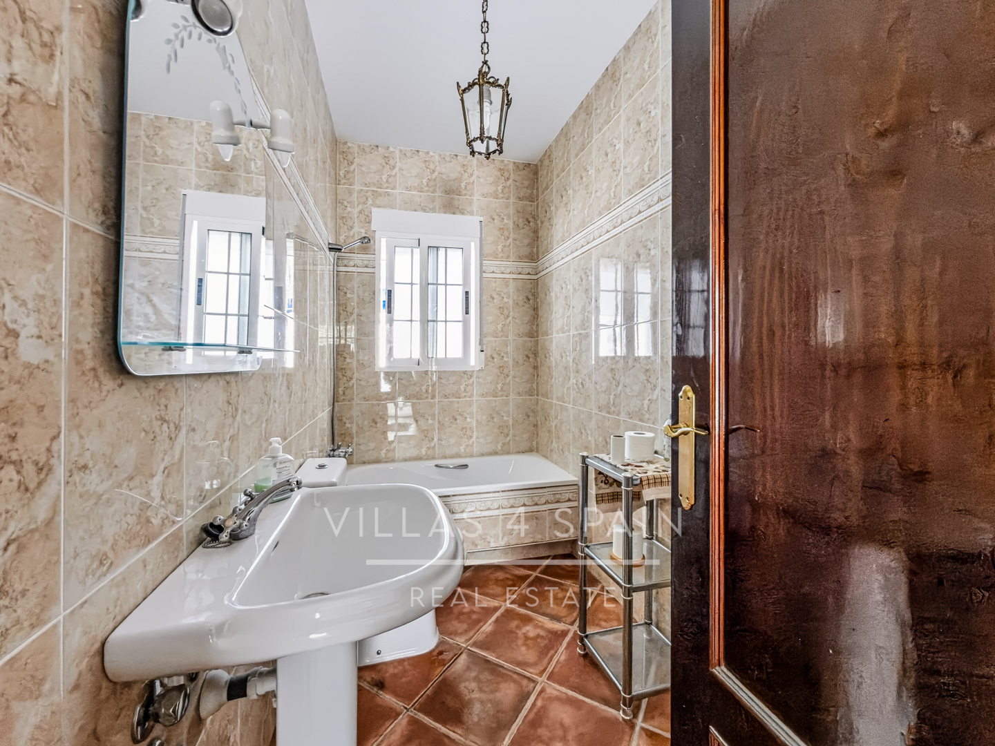 Resale - 6 Bed 4 Bath Villa with Pool and Large Plot with multiple garages in Fortuna  - calle baños 3 - Murcia