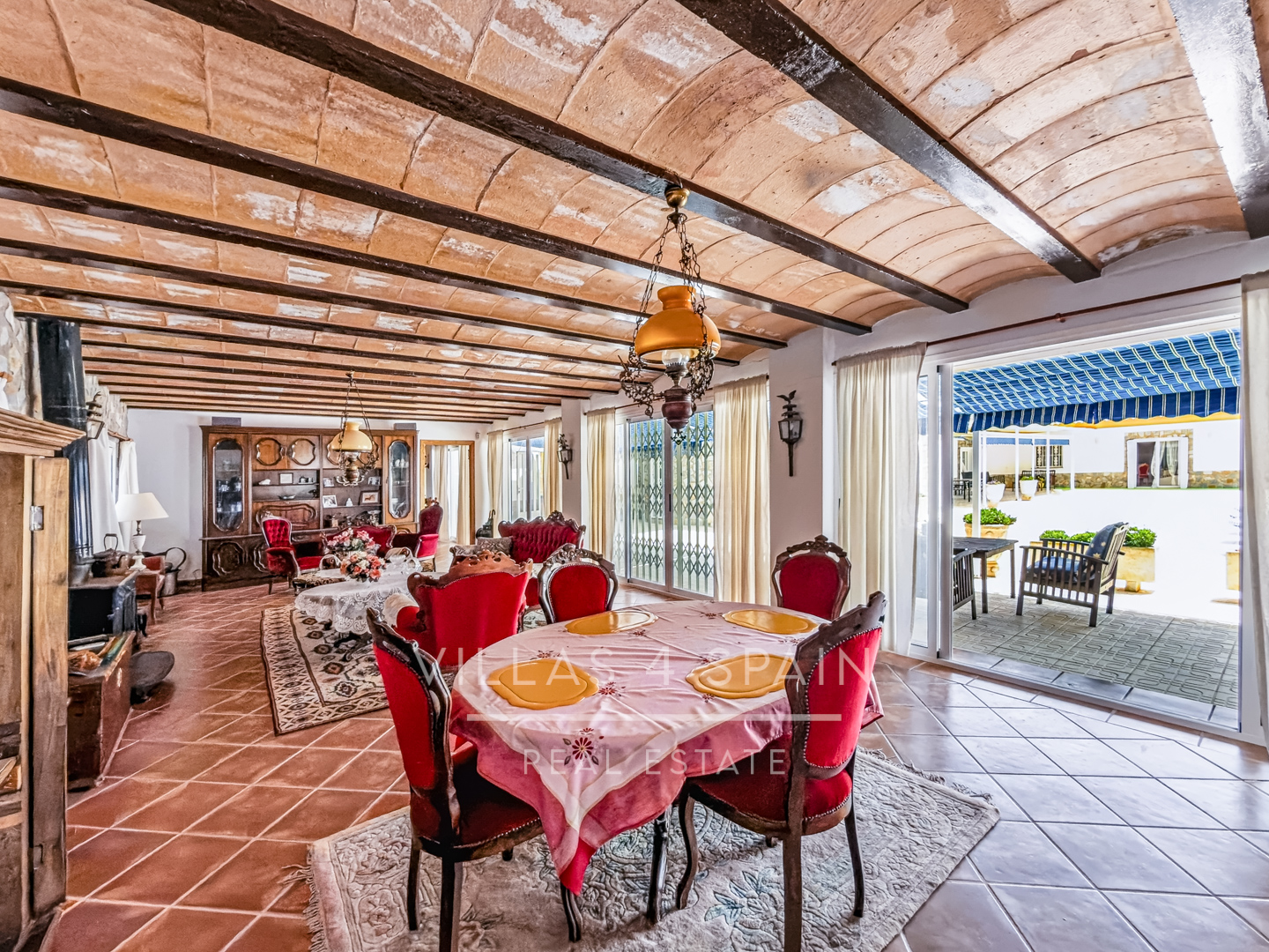 Resale - 6 Bed 4 Bath Villa with Pool and Large Plot with multiple garages in Fortuna  - calle baños 3 - Murcia
