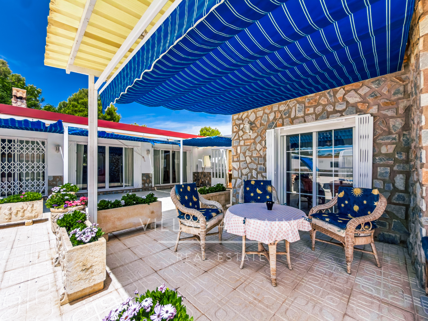 Resale - 6 Bed 4 Bath Villa with Pool and Large Plot with multiple garages in Fortuna  - calle baños 3 - Murcia