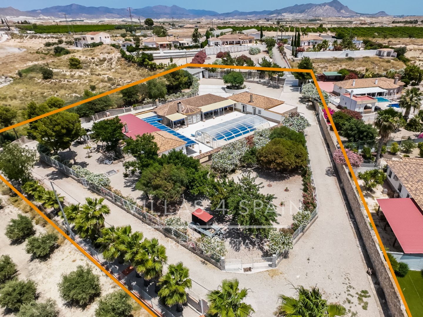 6 Bed 4 Bath Villa with Pool and Large Plot with multiple garages in Fortuna 