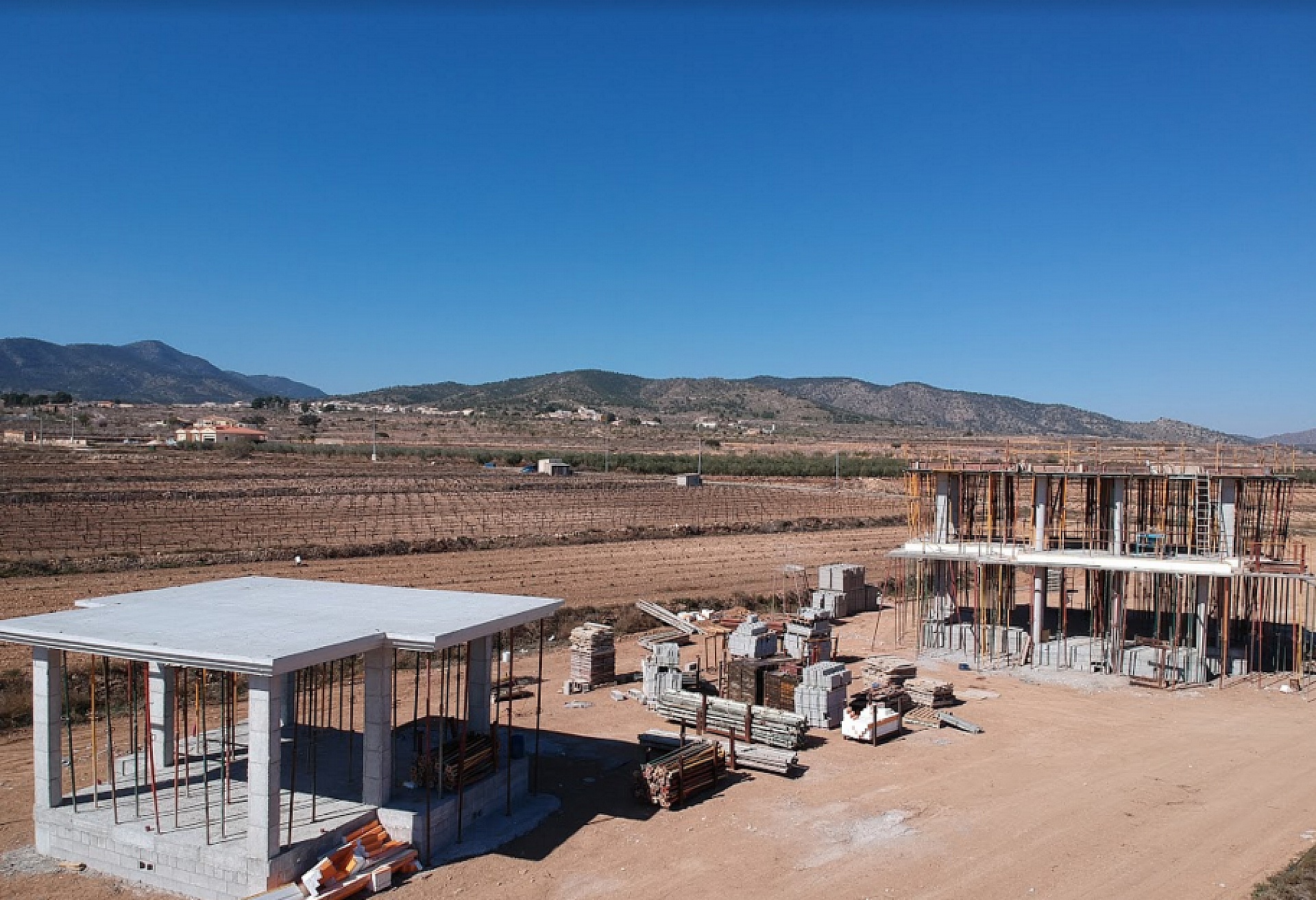 Resale - 4 Bedroom 3 Bathroom Villa in Pinoso -  - Alicante