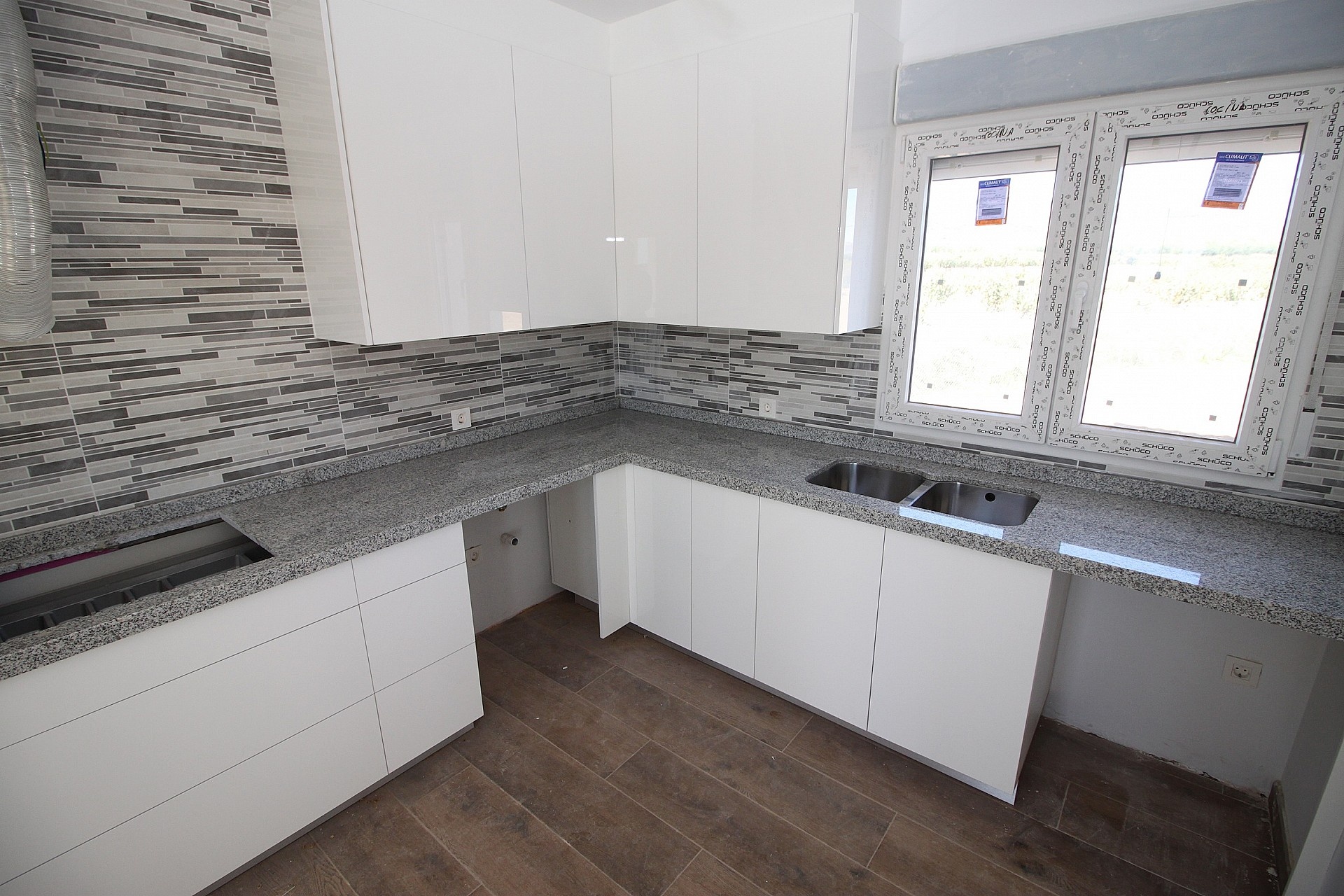 Resale - 4 Bedroom 3 Bathroom Villa in Pinoso -  - Alicante