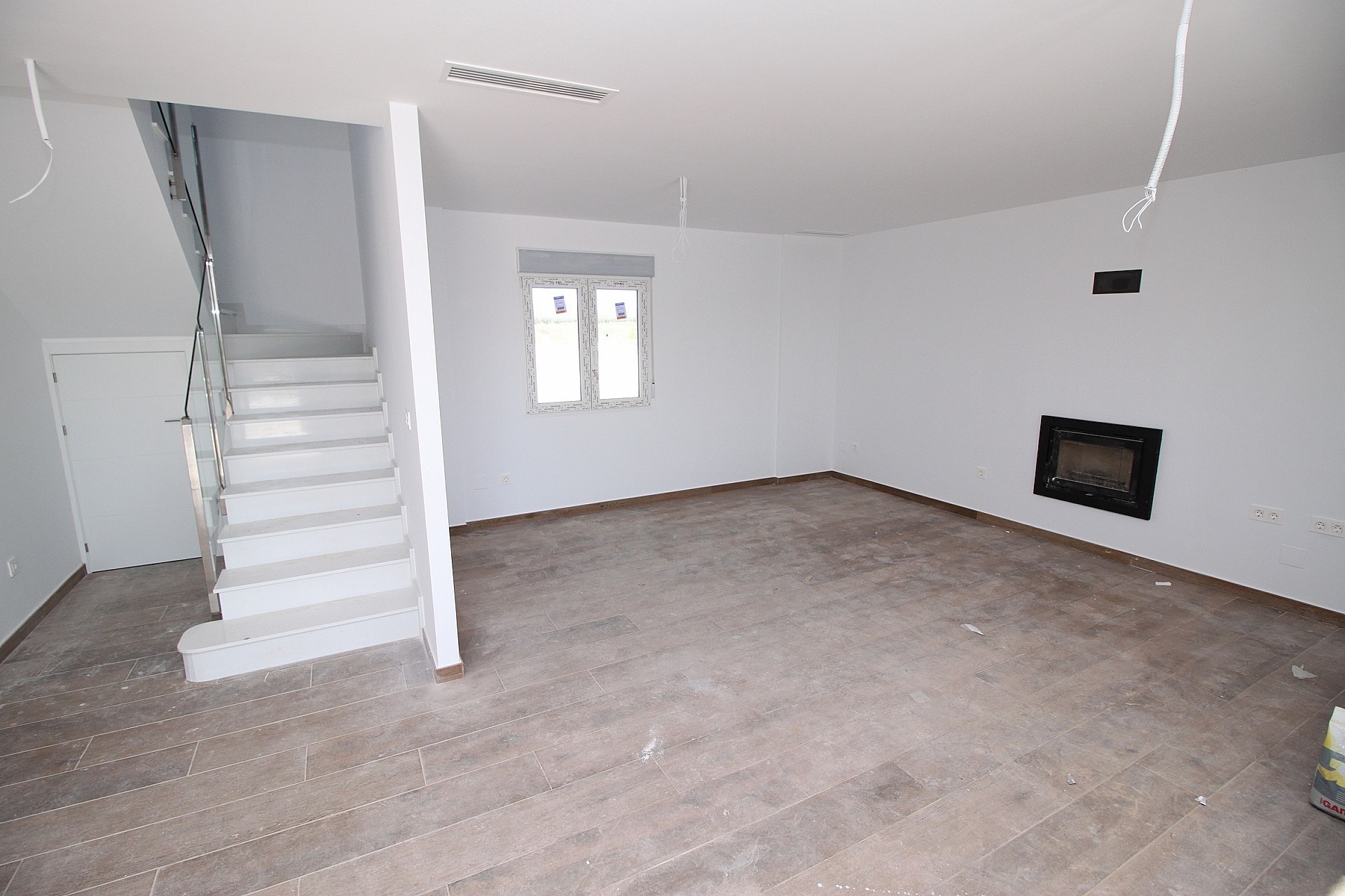 Resale - 4 Bedroom 3 Bathroom Villa in Pinoso -  - Alicante