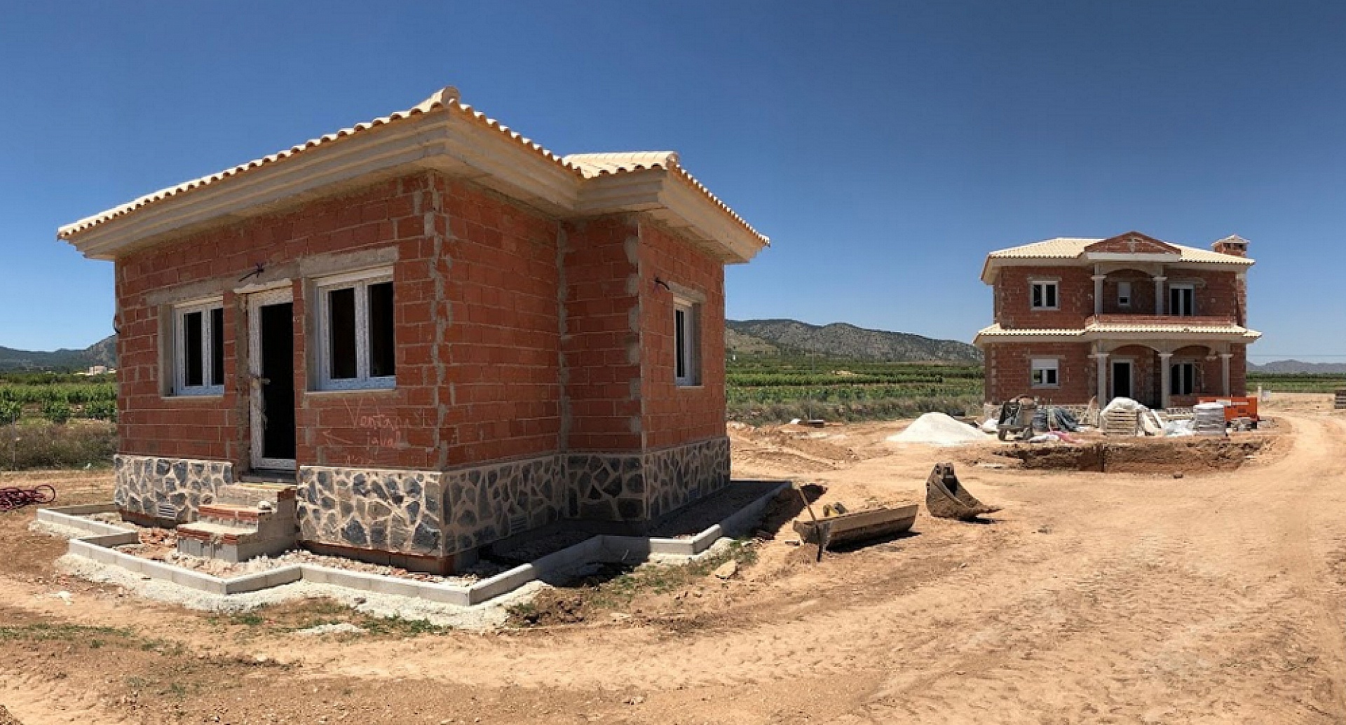 Resale - 4 Bedroom 3 Bathroom Villa in Pinoso -  - Alicante