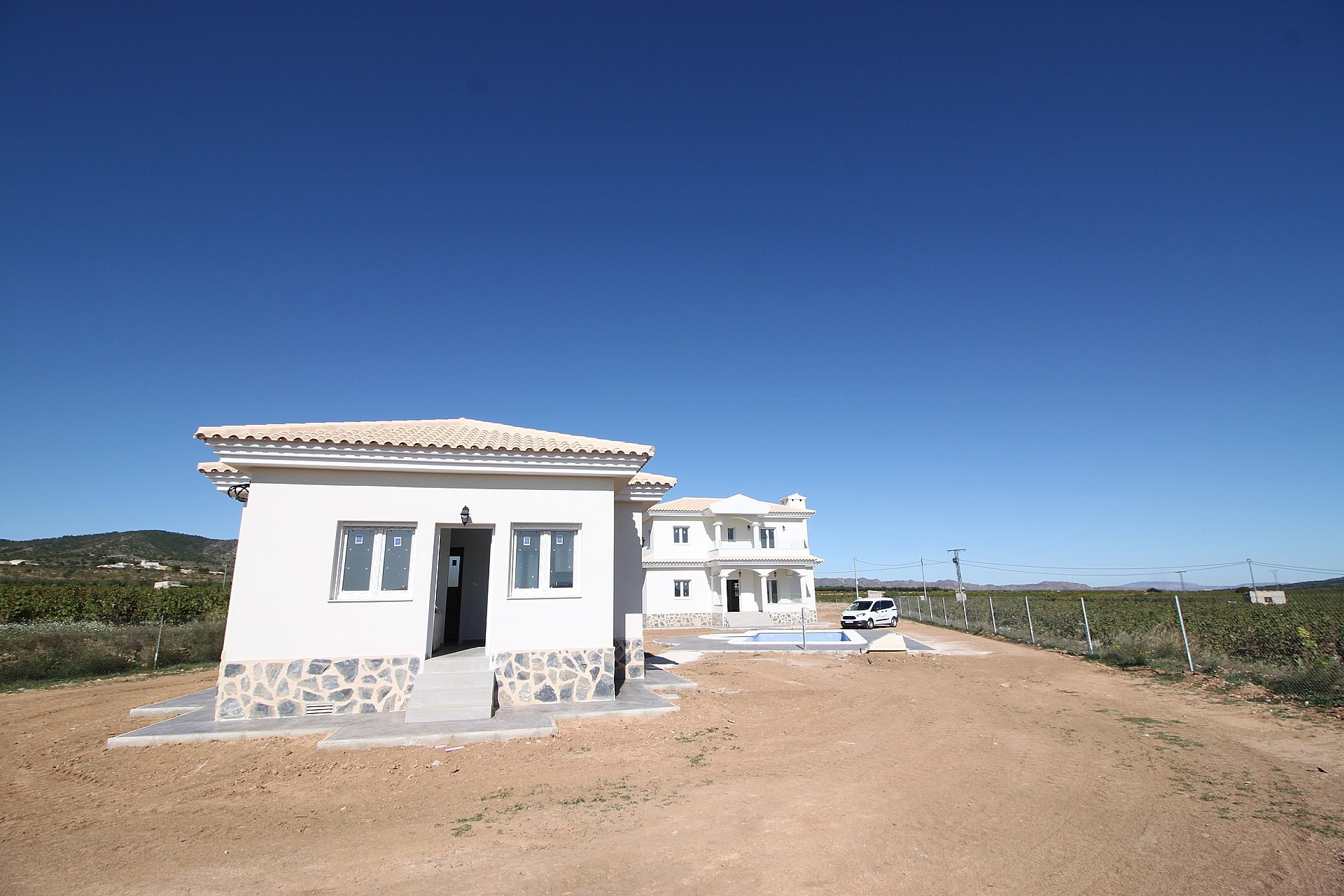 Resale - 4 Bedroom 3 Bathroom Villa in Pinoso -  - Alicante