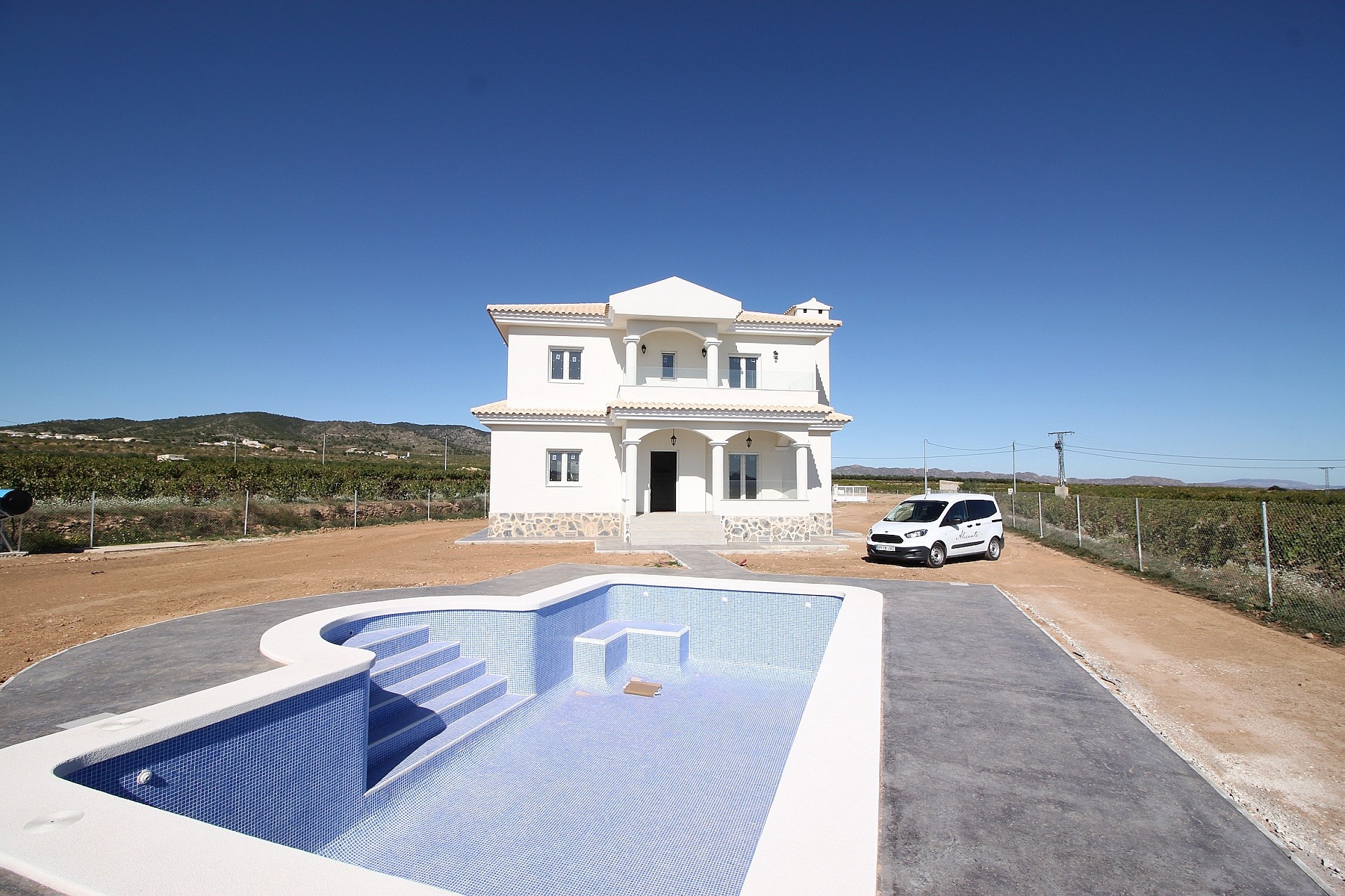 Resale - 4 Bedroom 3 Bathroom Villa in Pinoso -  - Alicante
