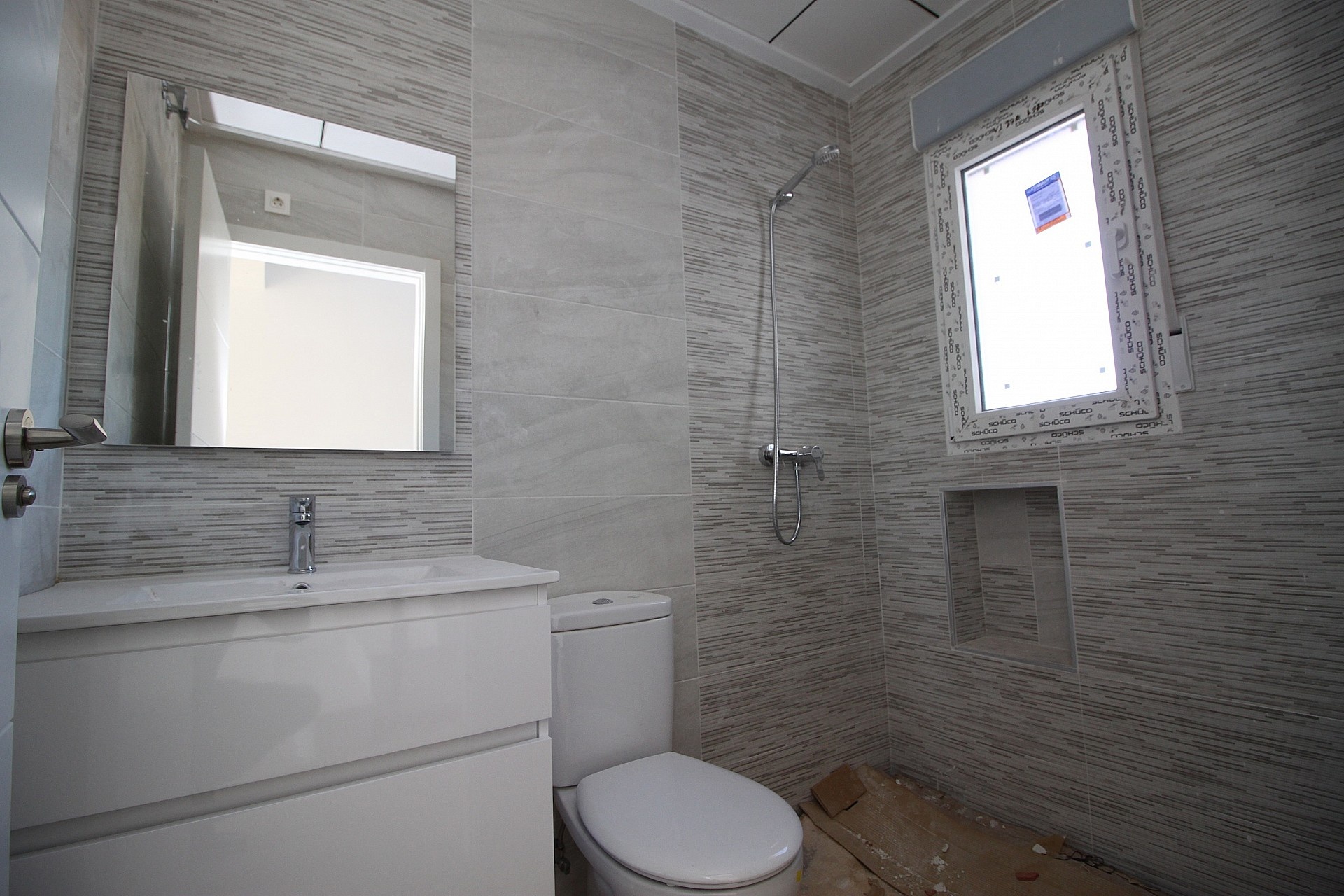 Resale - 4 Bedroom 3 Bathroom Villa in Pinoso -  - Alicante