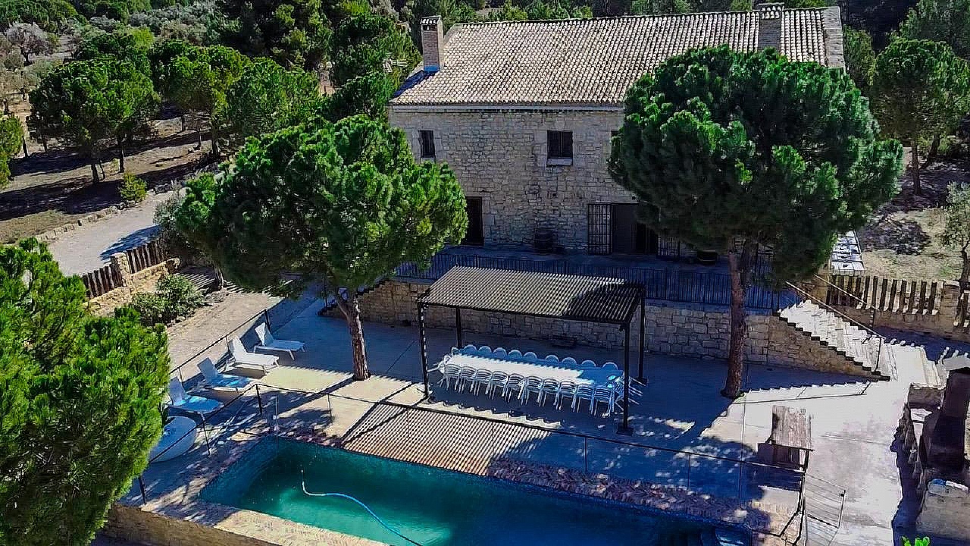 Resale - 9 Bedroom 3 Bathroom Villa in Biar -  - Alicante