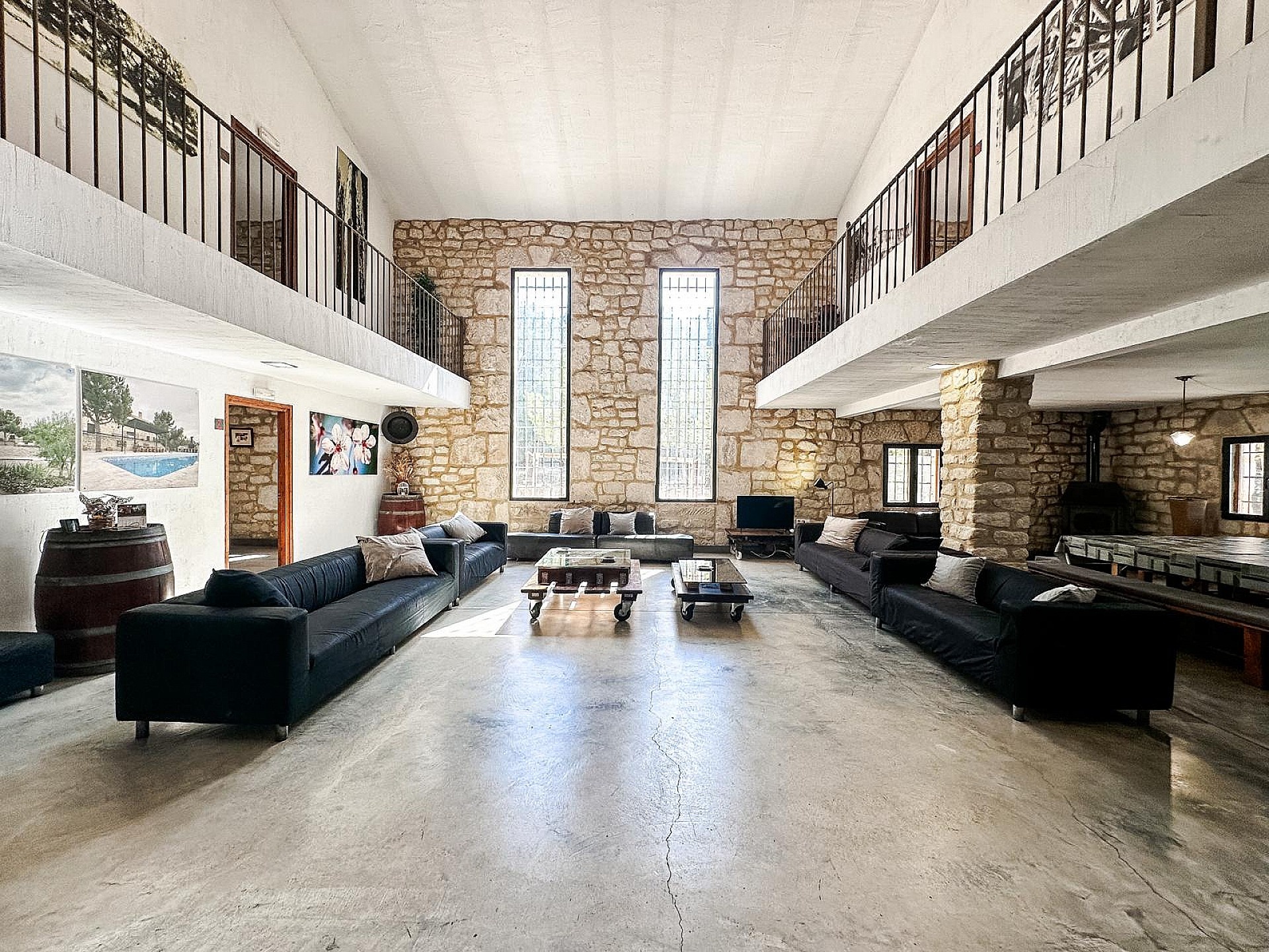 Resale - 9 Bedroom 3 Bathroom Villa in Biar -  - Alicante