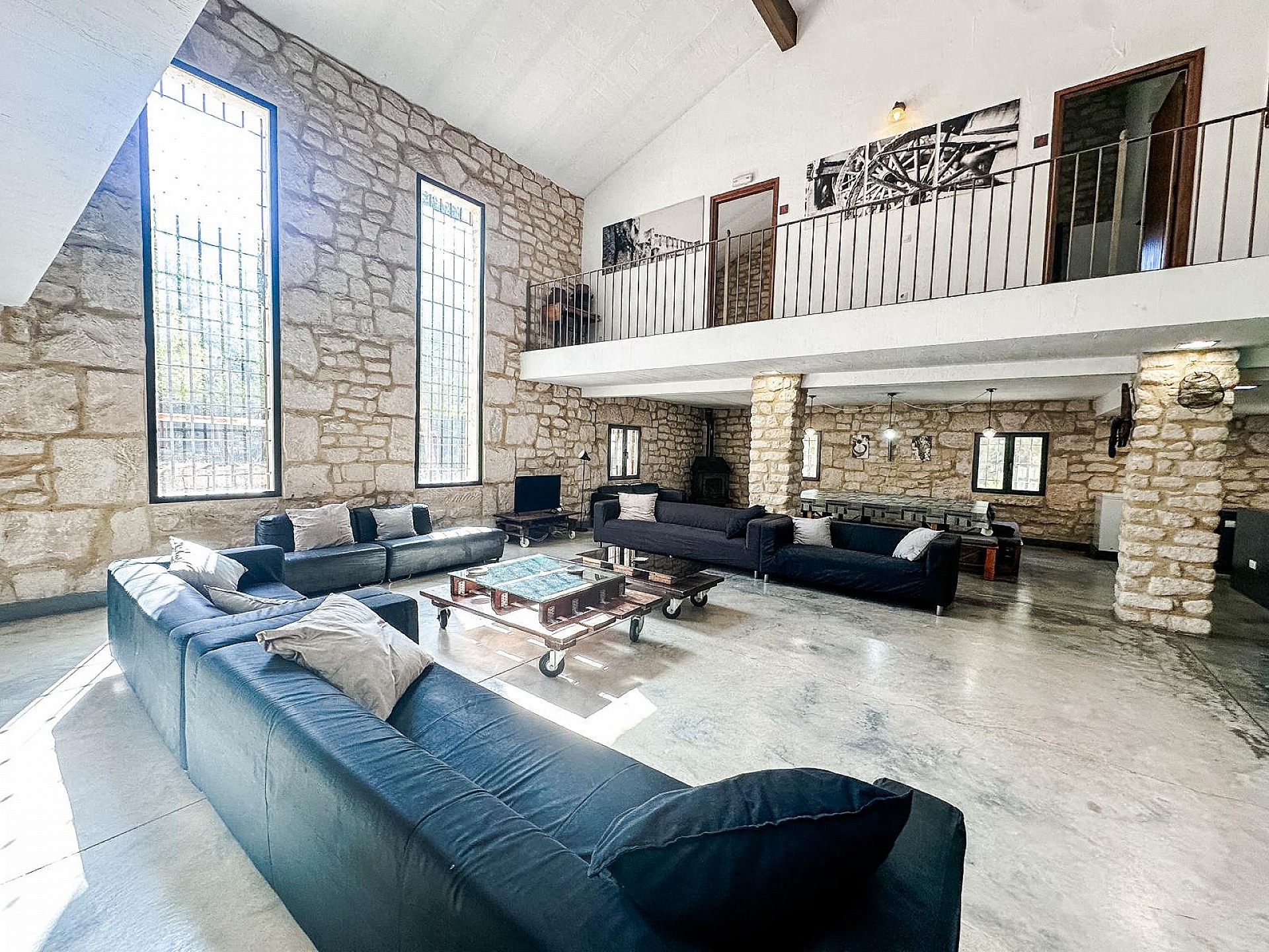 Resale - 9 Bedroom 3 Bathroom Villa in Biar -  - Alicante