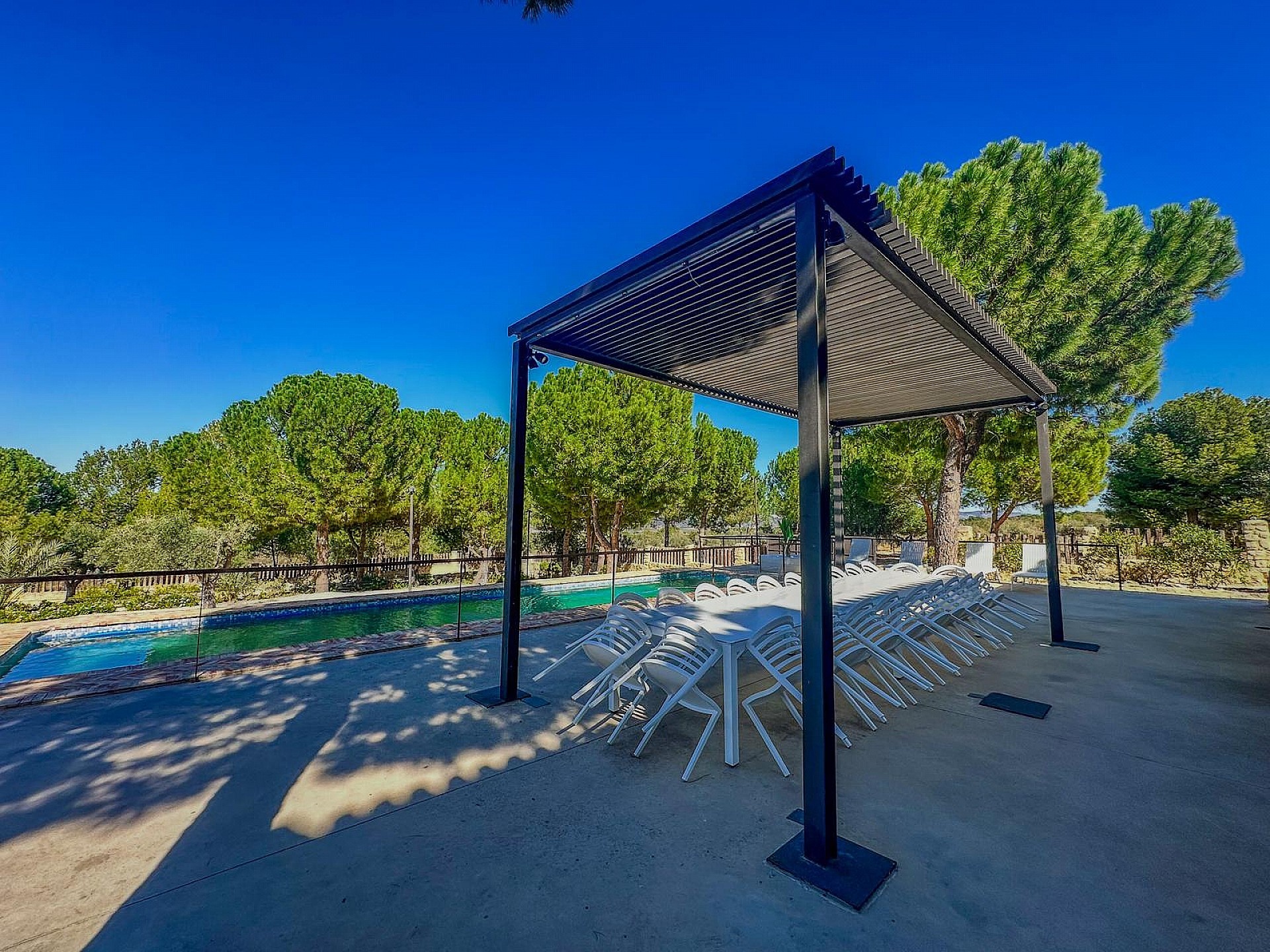 Resale - 9 Bedroom 3 Bathroom Villa in Biar -  - Alicante