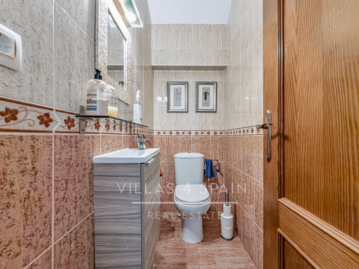 Resale - 3 Bedroom 2 Bathroom Townhouse with parking and roof terrace in San Pedro del Pinatar - av. pablo picasso - Murcia