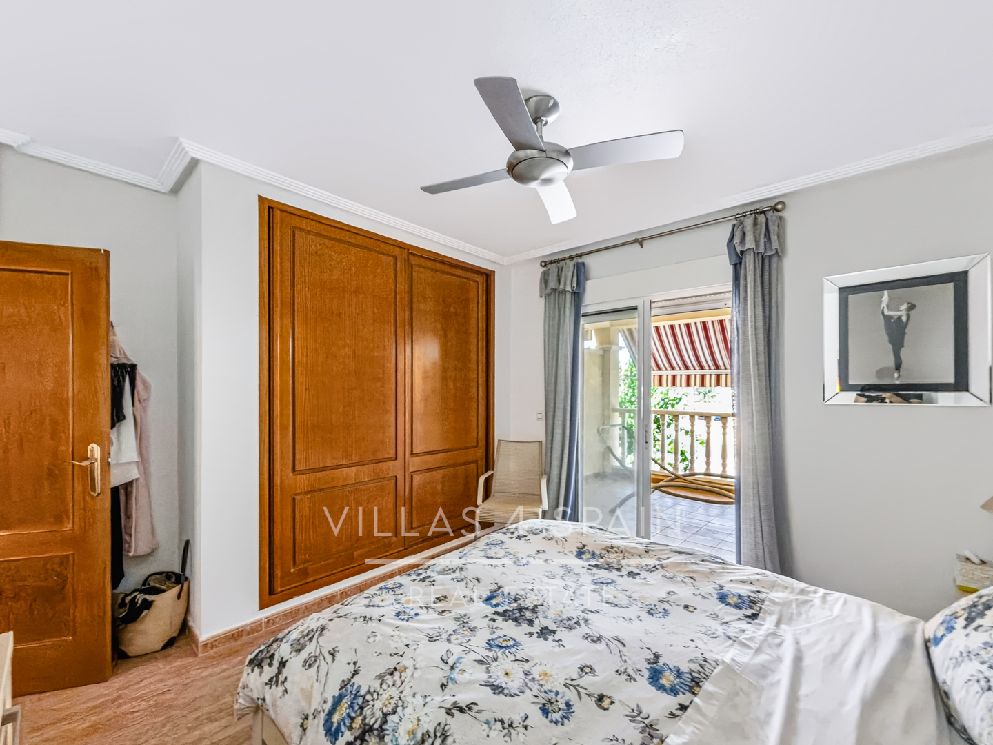Resale - 3 Bedroom 2 Bathroom Townhouse with parking and roof terrace in San Pedro del Pinatar - av. pablo picasso - Murcia