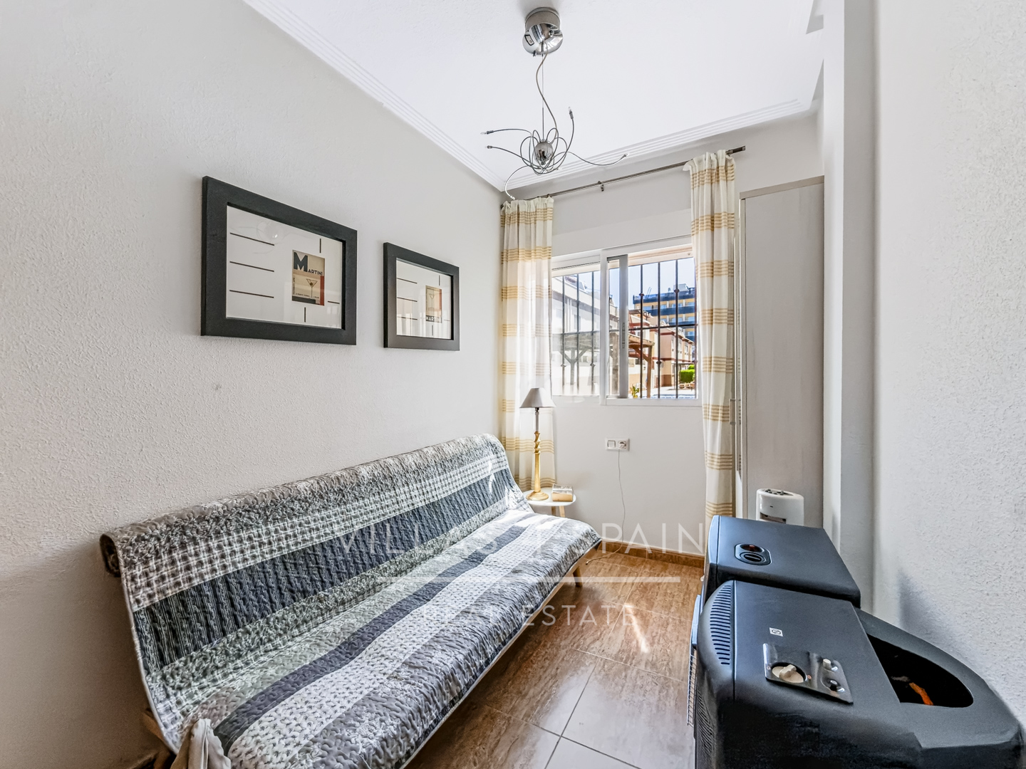 Resale - 3 Bedroom 2 Bathroom Townhouse with parking and roof terrace in San Pedro del Pinatar - av. pablo picasso - Murcia