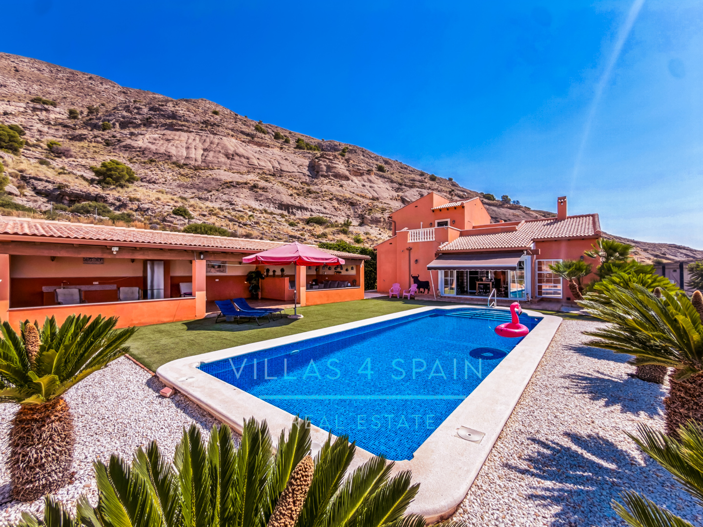 3 Bed 3 Bath Villa with Private Pool & Parking in Las Kalendas Fortuna