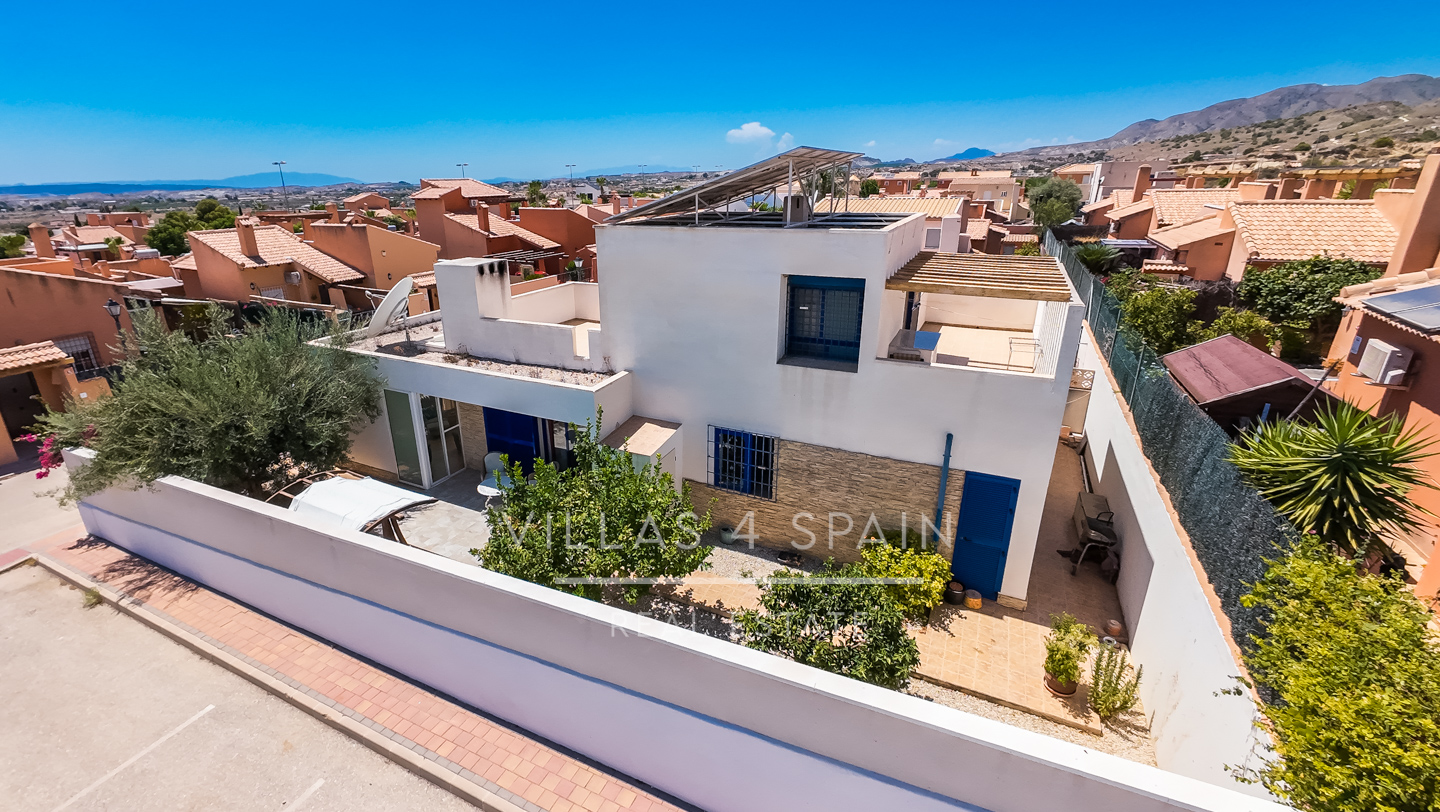 Resale - 3 Bed 2 Bath Villa with Community Pool and Parking in Las Kalendas Fortuna, Murcia - calle pomona - Murcia