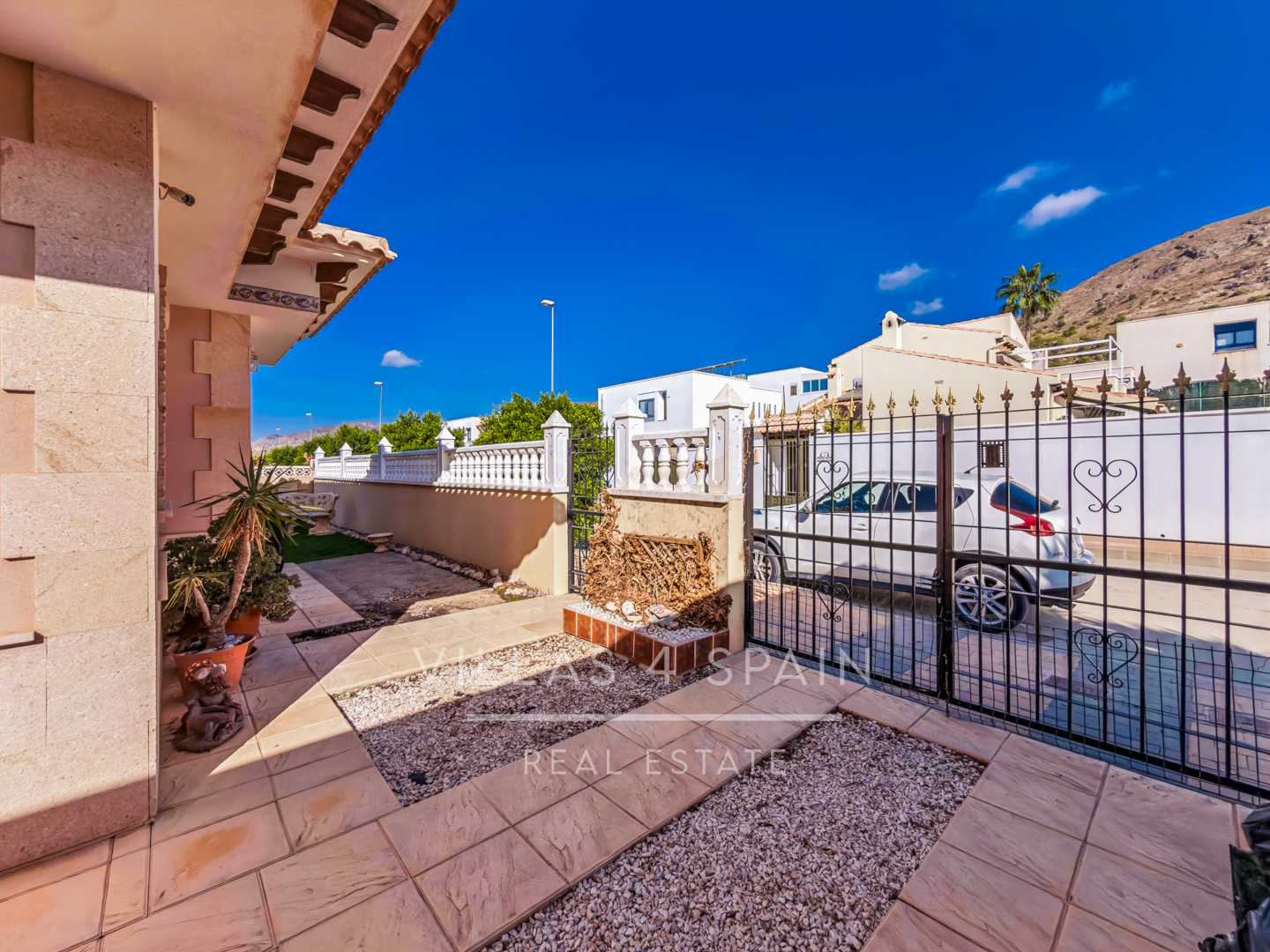 Resale - 3 Bed 2 Bath Villa with a Private Pool & Parking in Las Kalendas Fortuna - calle camino de cieza - Murcia