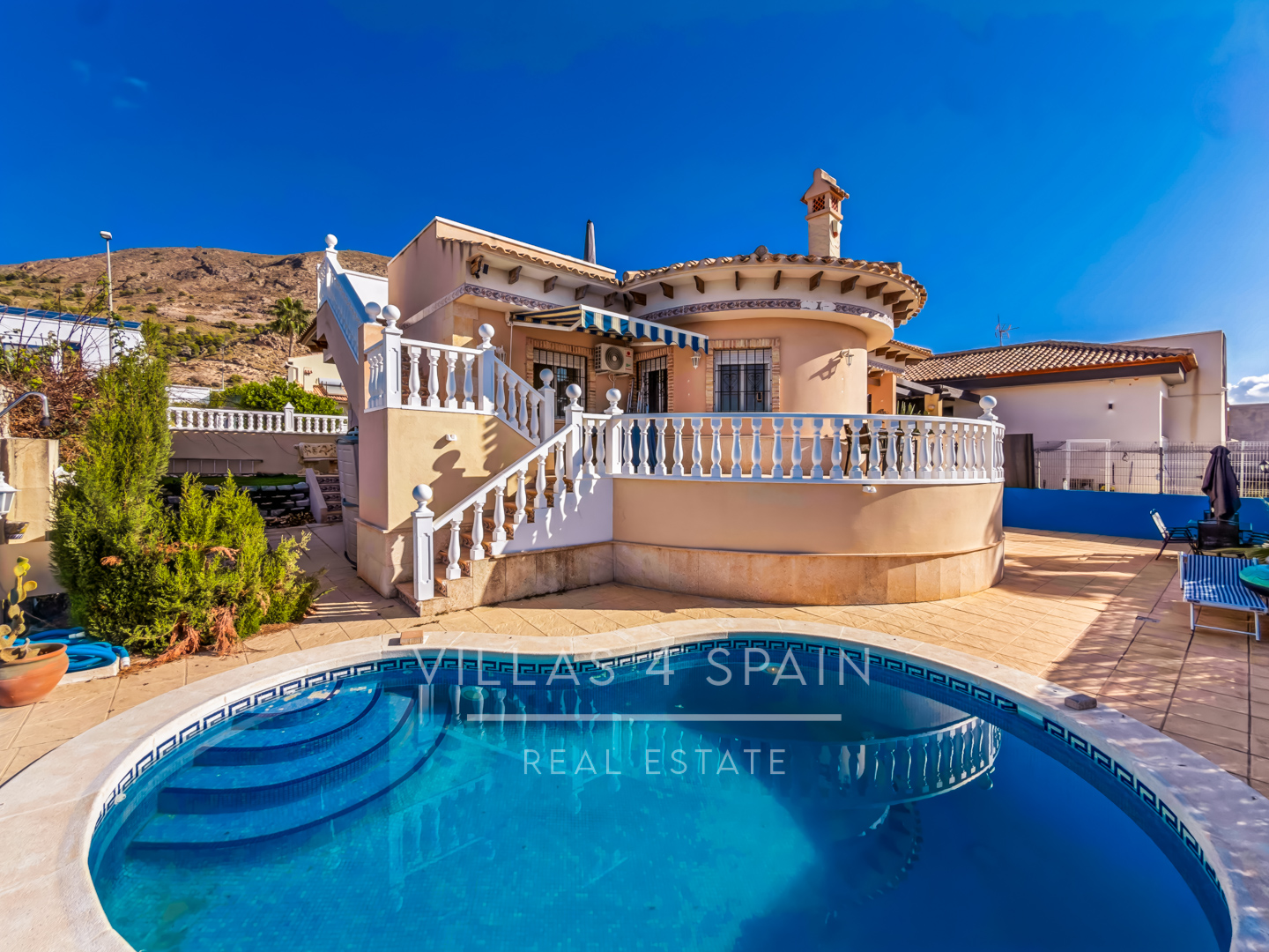 Resale - 3 Bed 2 Bath Villa with a Private Pool & Parking in Las Kalendas Fortuna - calle camino de cieza - Murcia