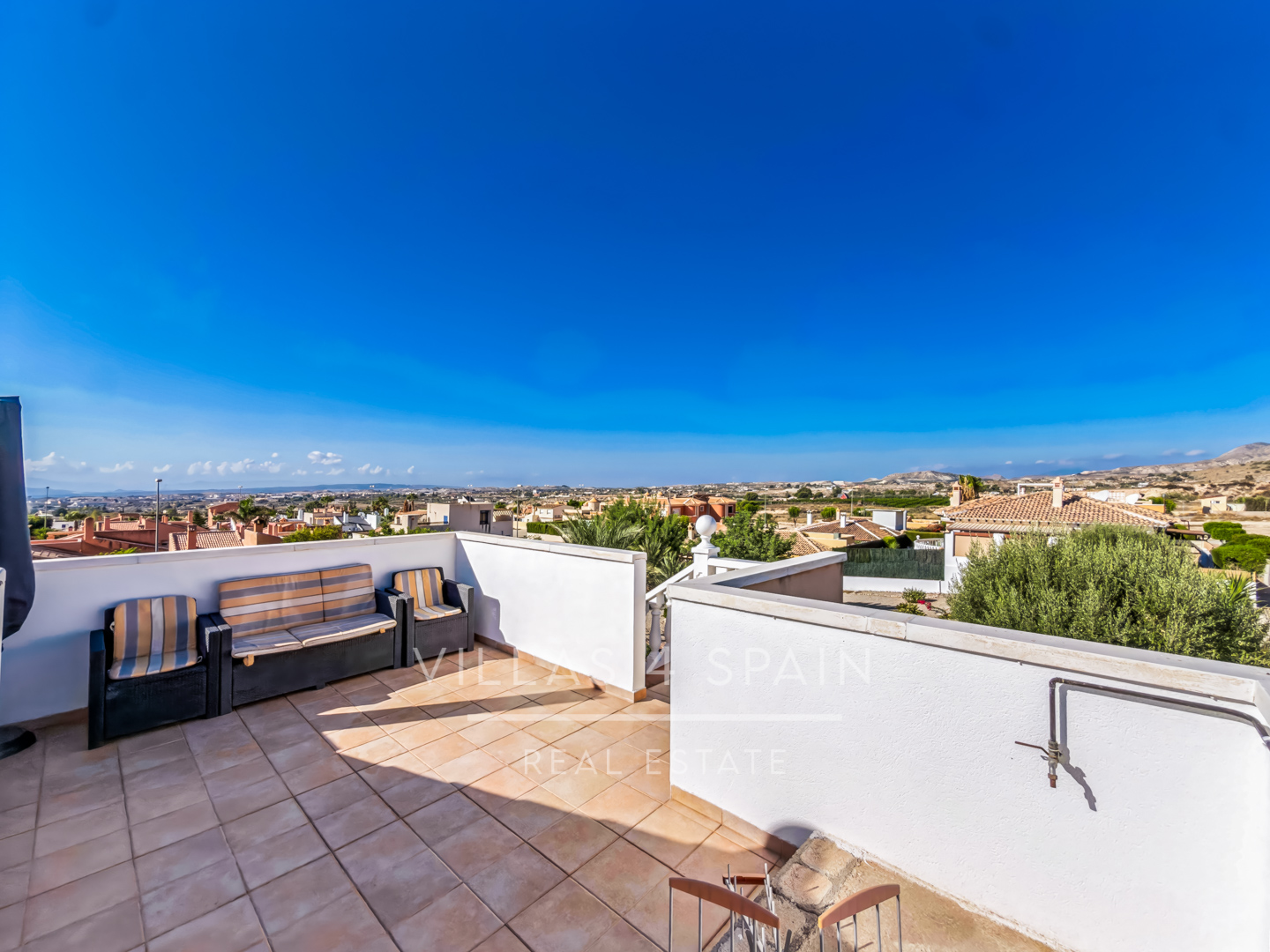 Resale - 3 Bed 2 Bath Villa with a Private Pool & Parking in Las Kalendas Fortuna - calle camino de cieza - Murcia