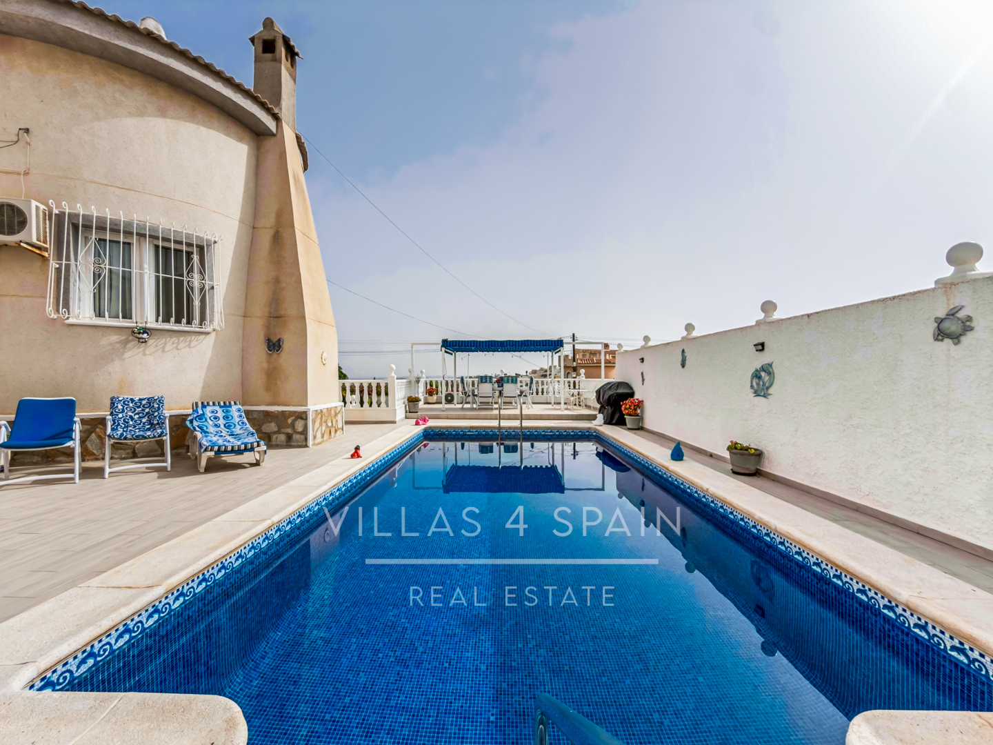 Resale - 3 Bed 3 Bath Villa with Private Pool and Parking with underbuild - C. Mar Mediterraneo - Alicante