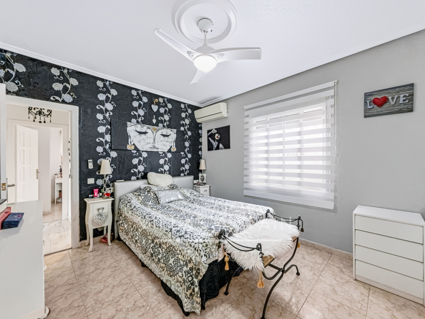 Resale - 3 Bed 3 Bath Villa with Private Pool and Parking with underbuild - C. Mar Mediterraneo - Alicante