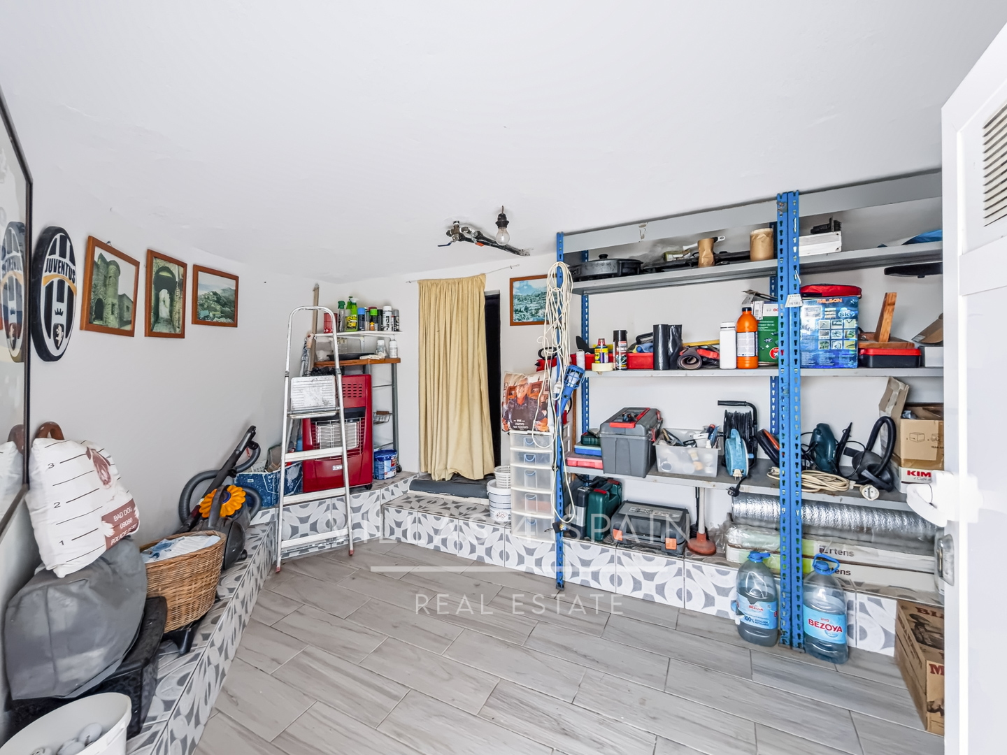 Resale - 3 Bed 3 Bath Villa with Private Pool and Parking with underbuild - C. Mar Mediterraneo - Alicante