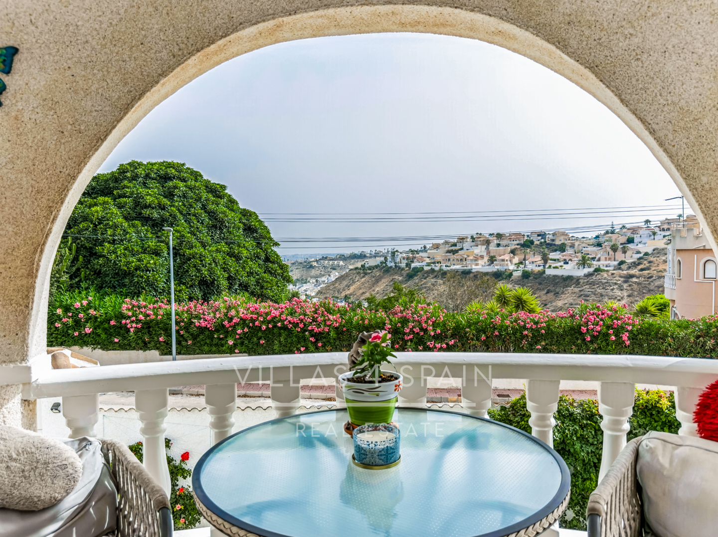Resale - 3 Bed 3 Bath Villa with Private Pool and Parking with underbuild - C. Mar Mediterraneo - Alicante