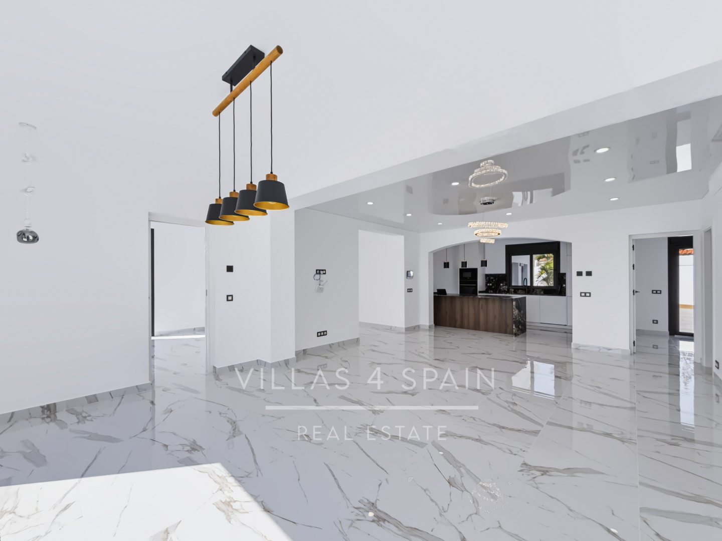 Resale - 5 Bed 4 Bath LUXURY CORNER PLOT VILLA with Pool IN CIUDAD QUESADA  -  - 