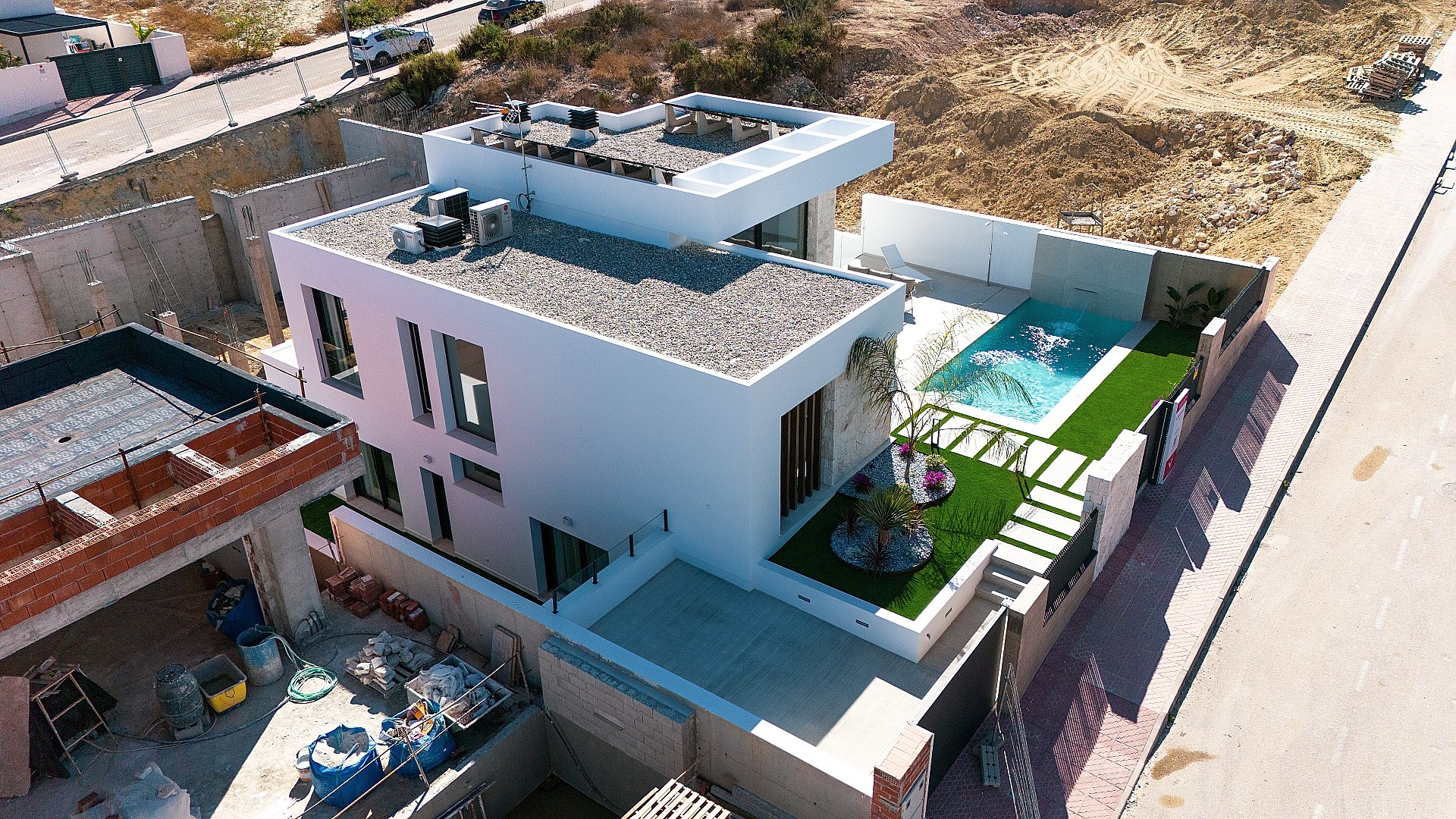 Resale - 4 Bedroom 4 Bathroom Villa in Rojales -  - Alicante