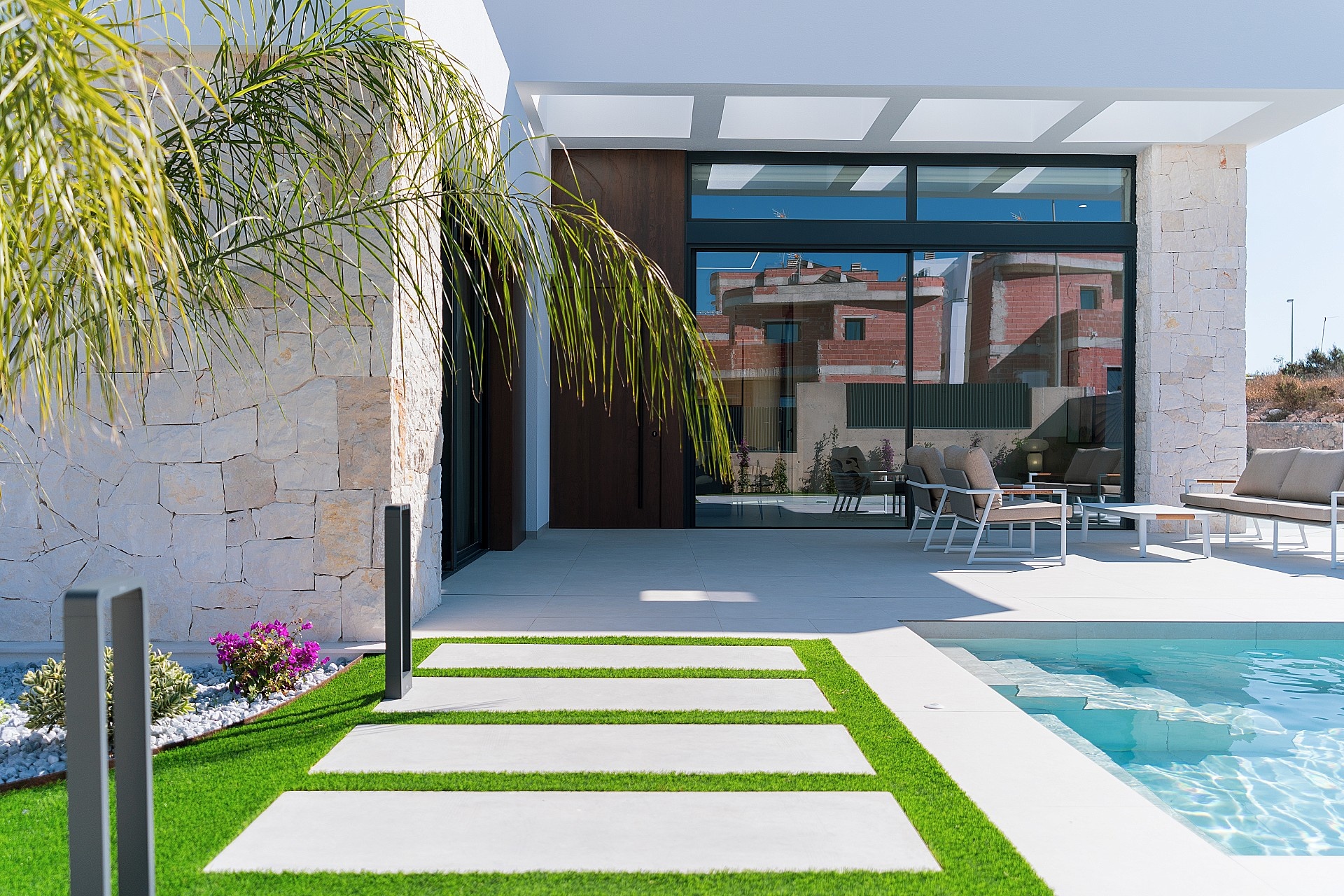 Resale - 4 Bedroom 4 Bathroom Villa in Rojales -  - Alicante