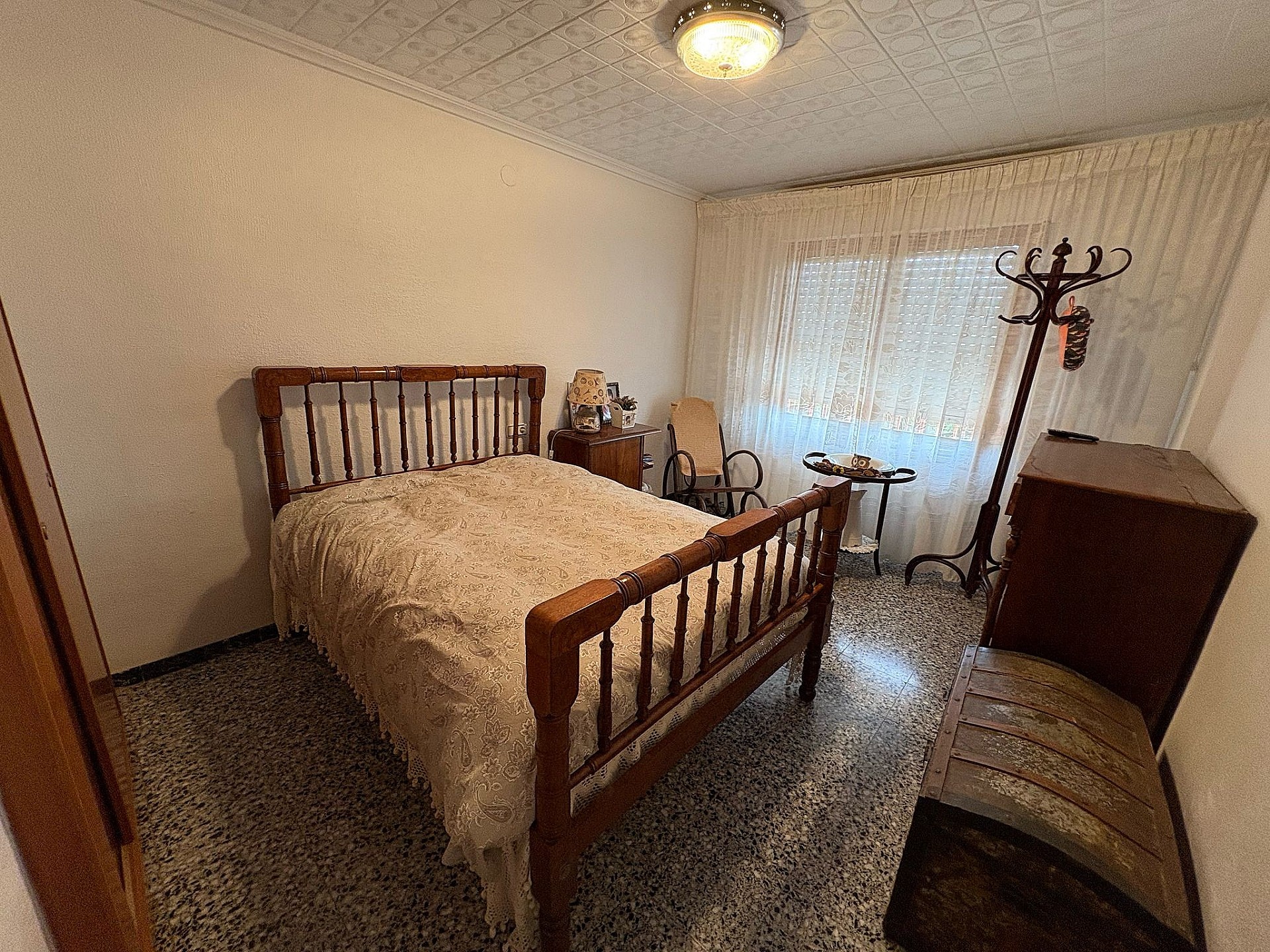 Resale - 4 Bedroom 1 Bathroom Country house in Petrer -  - Alicante