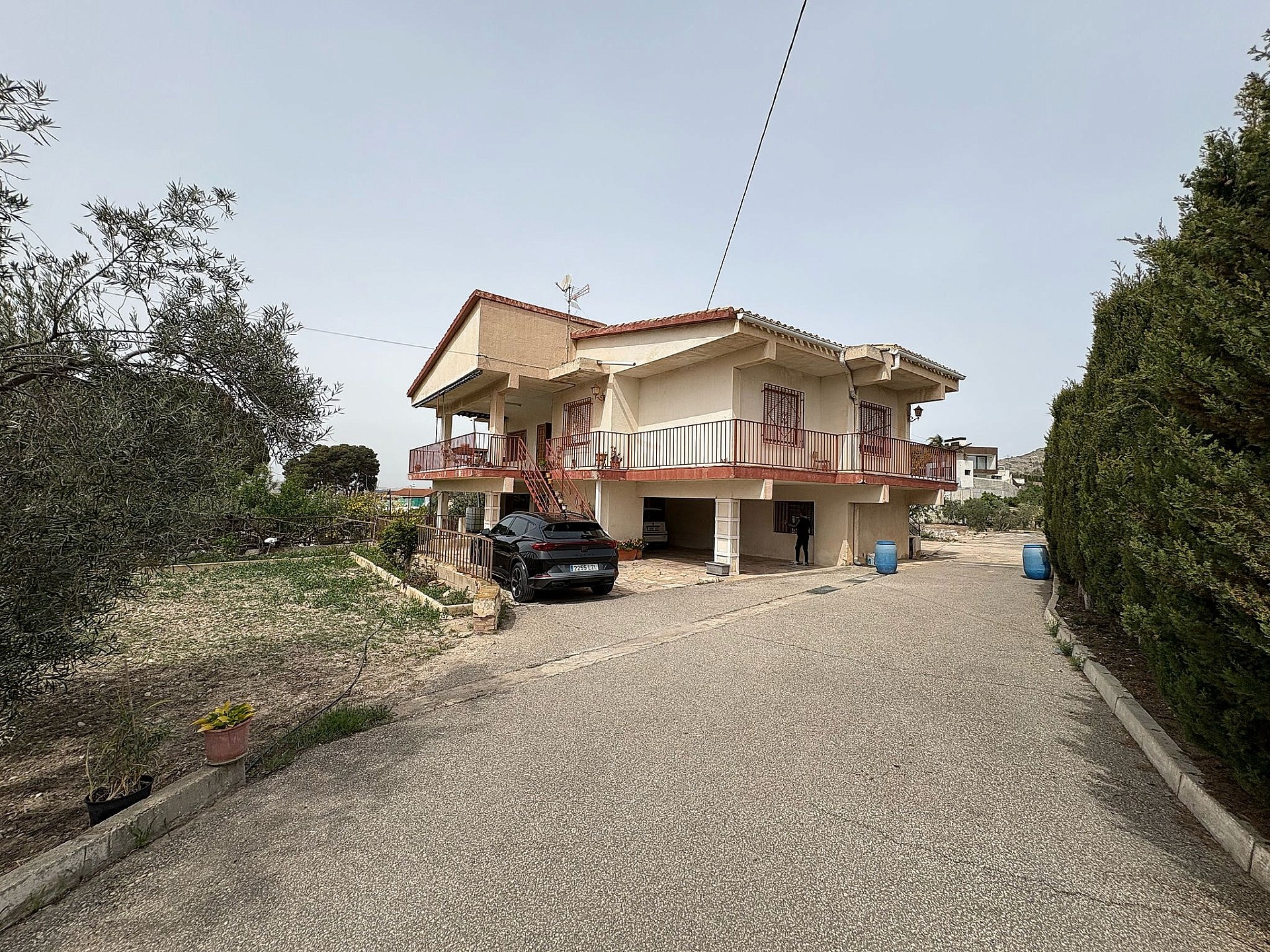 Resale - 4 Bedroom 1 Bathroom Country house in Petrer -  - Alicante