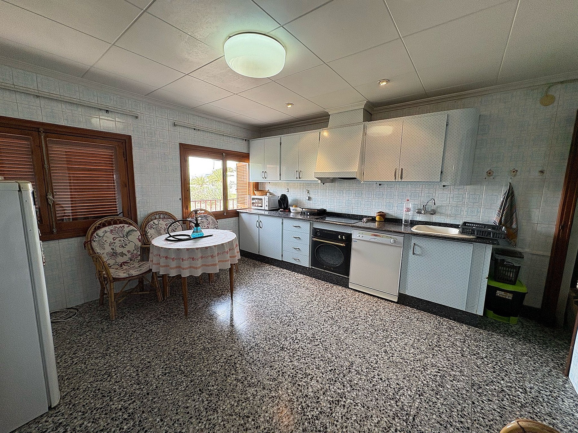 Resale - 4 Bedroom 1 Bathroom Country house in Petrer -  - Alicante