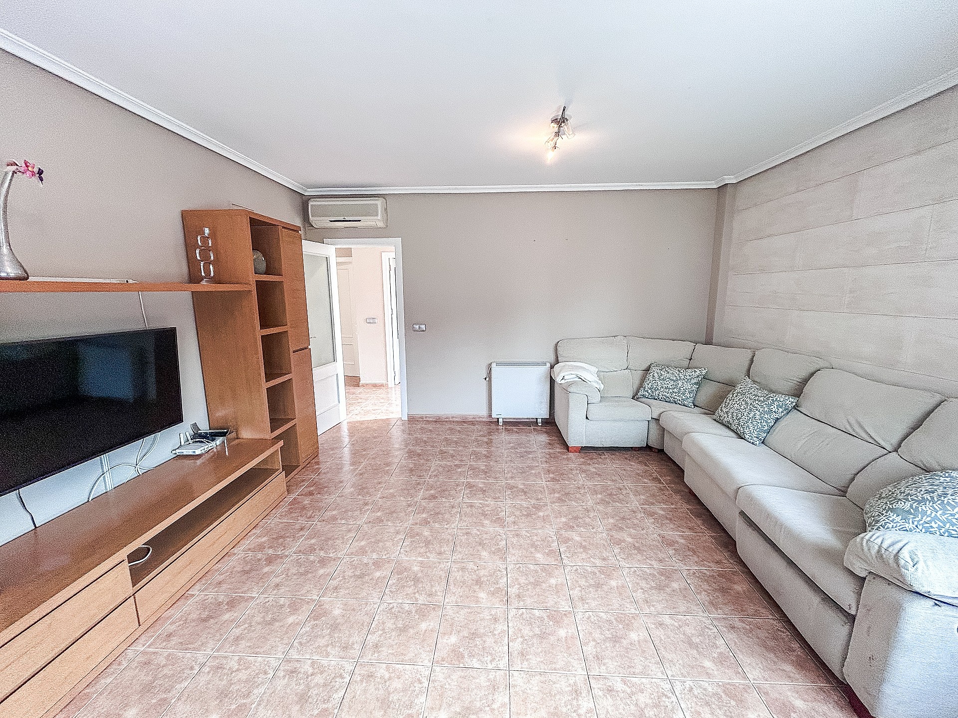 Resale - 5 Bedroom 2 Bathroom Townhouse in Pinoso -  - Alicante
