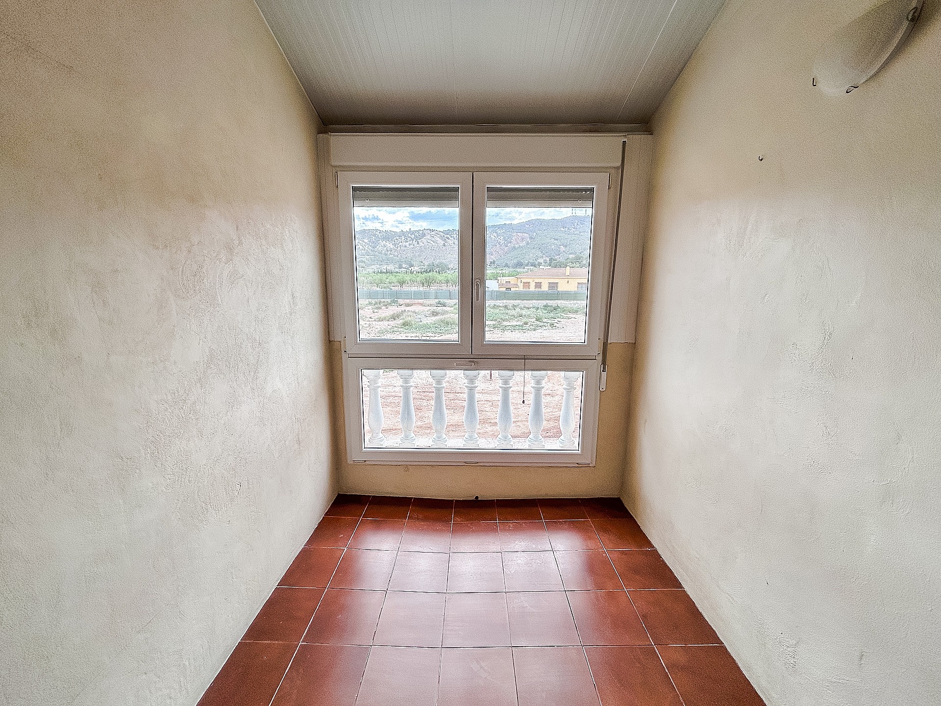Resale - 5 Bedroom 2 Bathroom Townhouse in Pinoso -  - Alicante