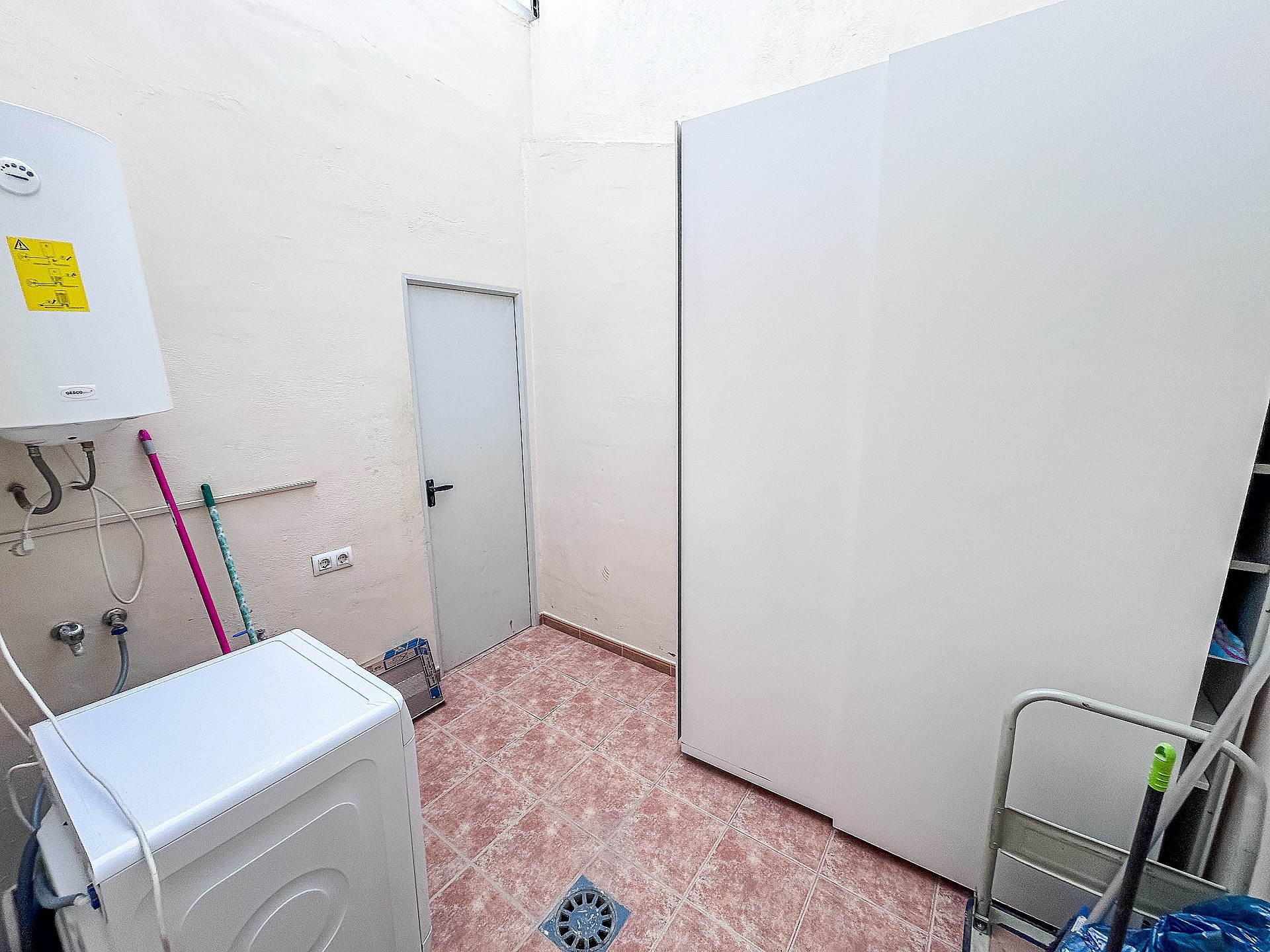 Resale - 5 Bedroom 2 Bathroom Townhouse in Pinoso -  - Alicante