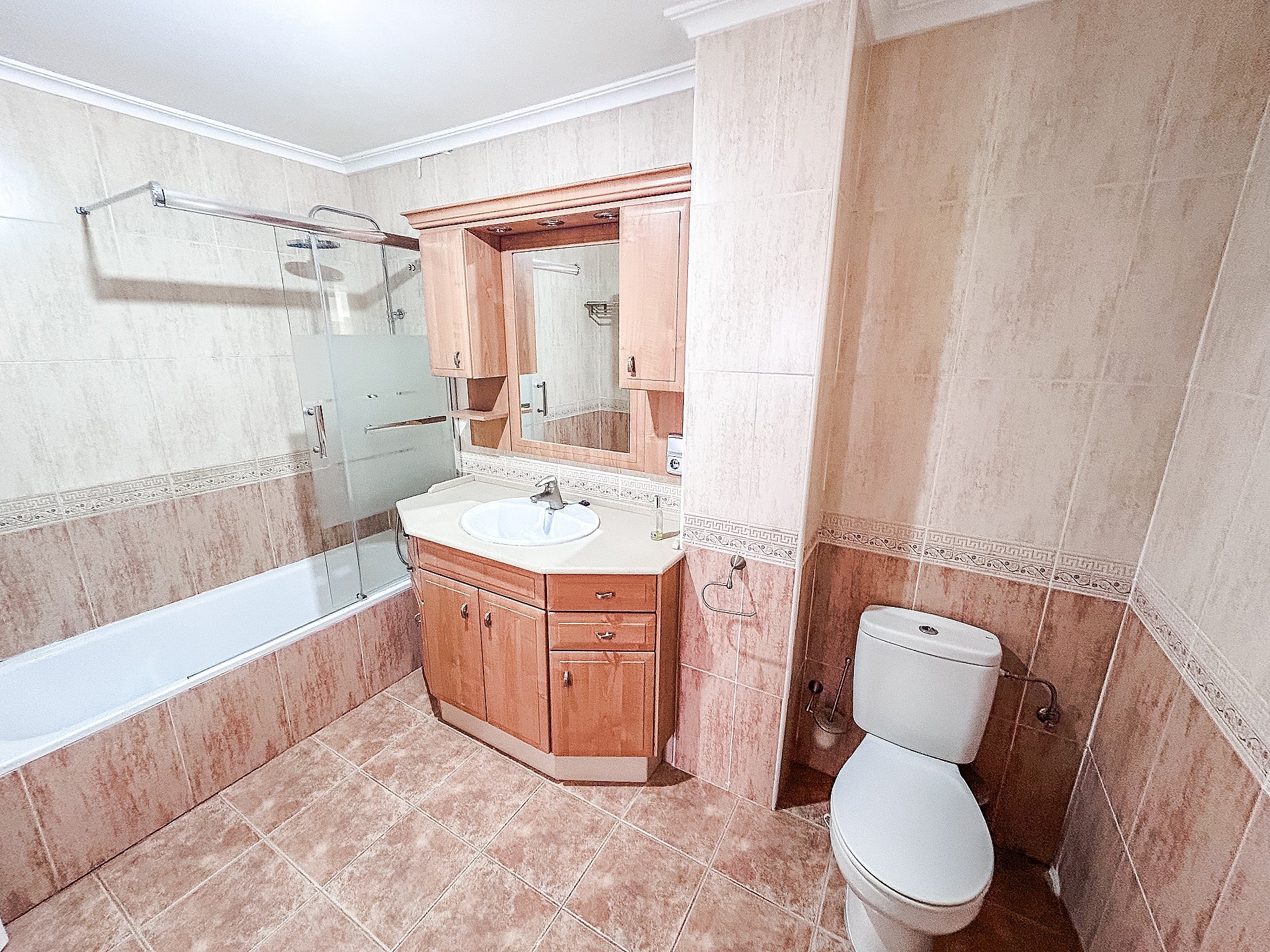 Resale - 5 Bedroom 2 Bathroom Townhouse in Pinoso -  - Alicante