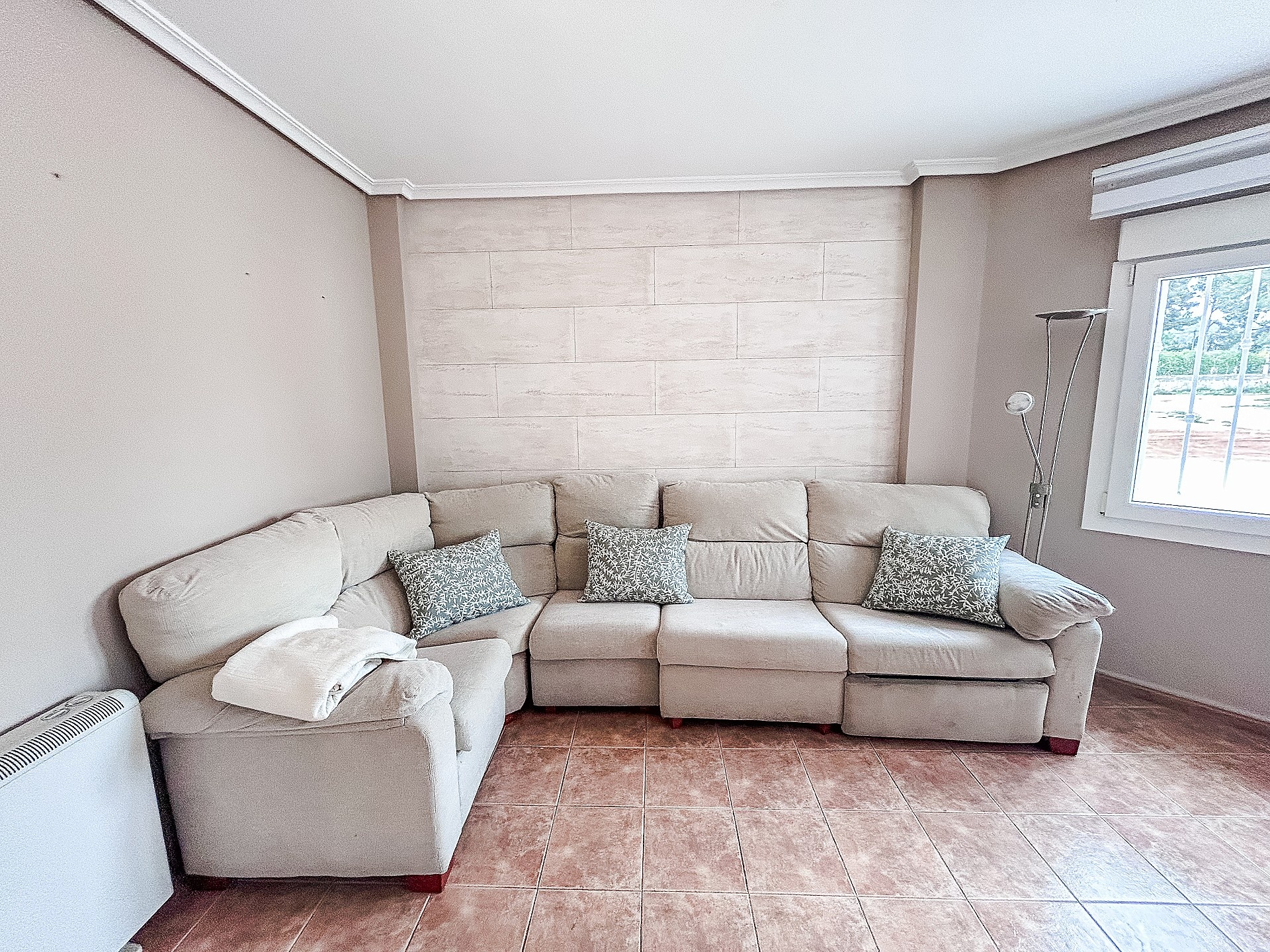 Resale - 5 Bedroom 2 Bathroom Townhouse in Pinoso -  - Alicante