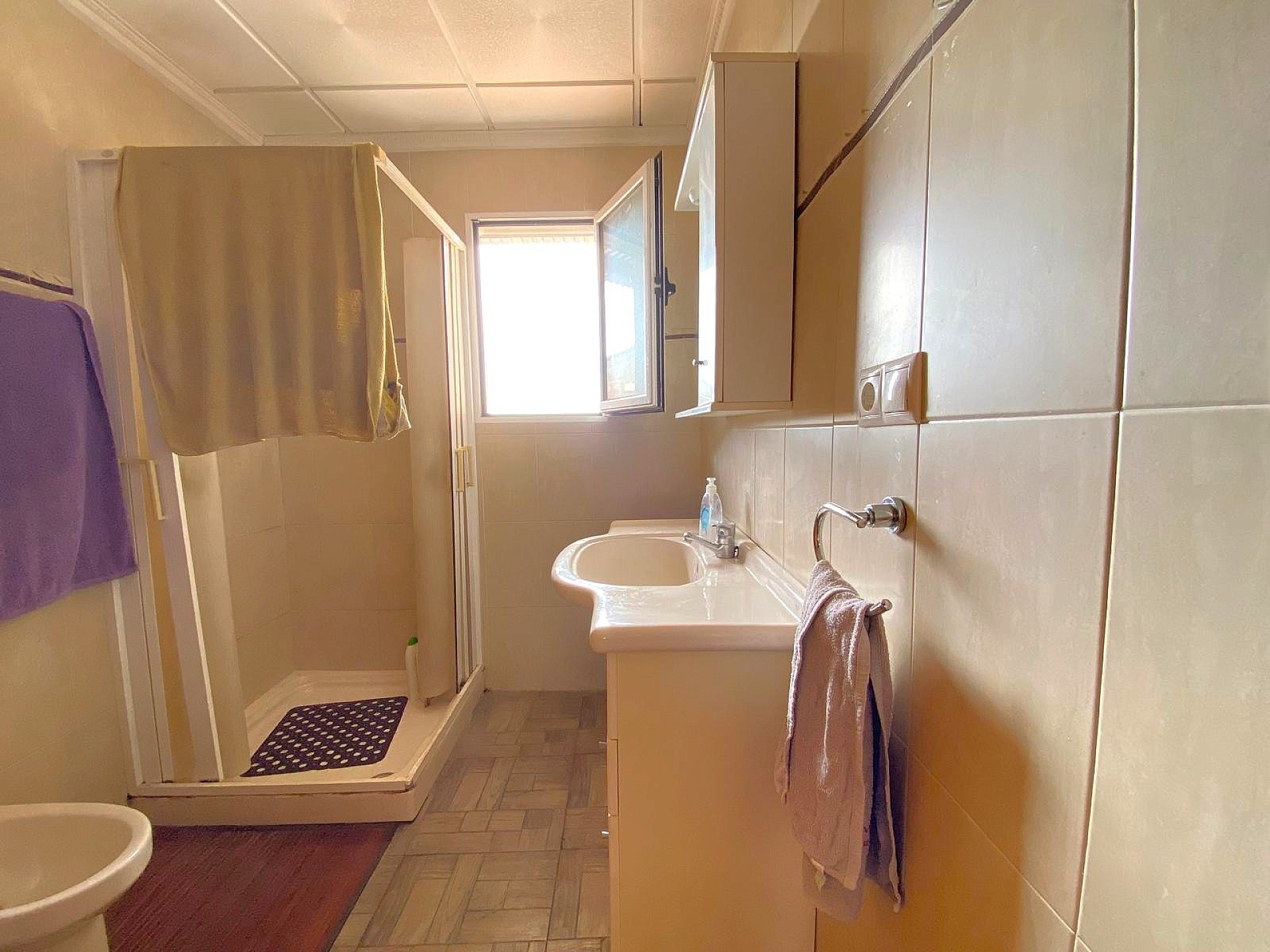 Resale - 7 Bedroom 1 Bathroom Village house in Pinoso -  - Alicante