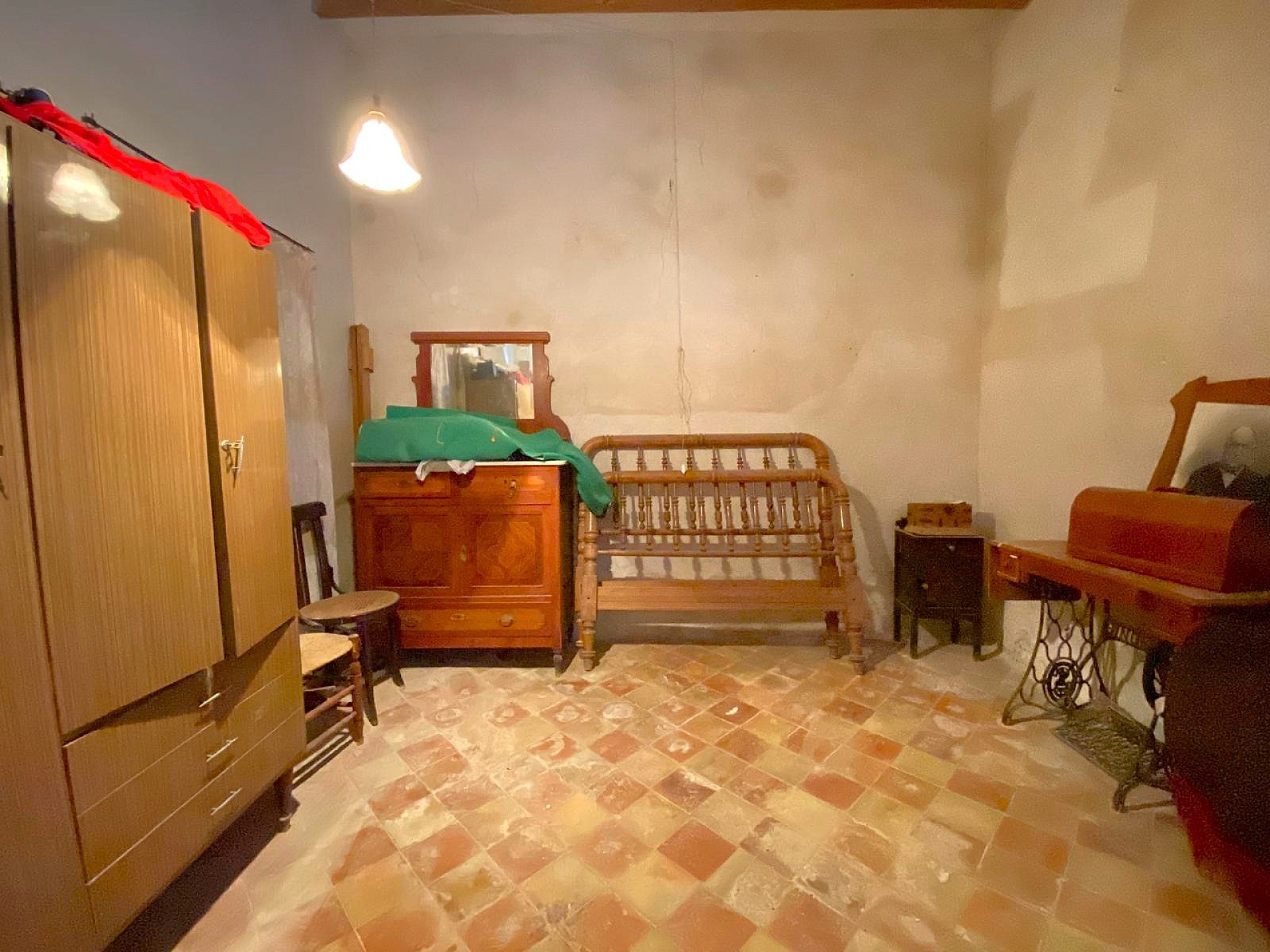 Resale - 7 Bedroom 1 Bathroom Village house in Pinoso -  - Alicante