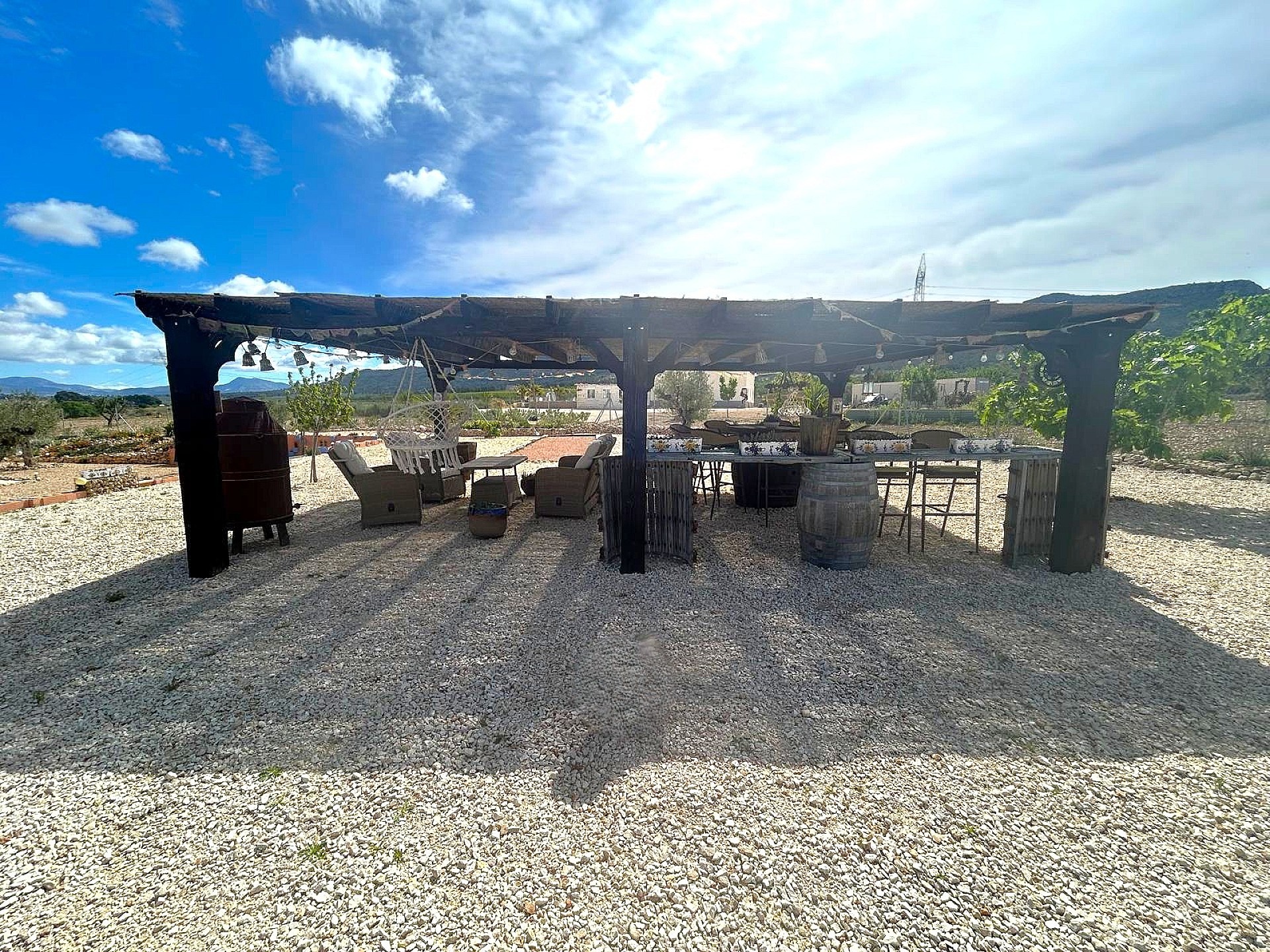 Resale - 4 Bedroom 2 Bathroom Villa in Salinas -  - Alicante