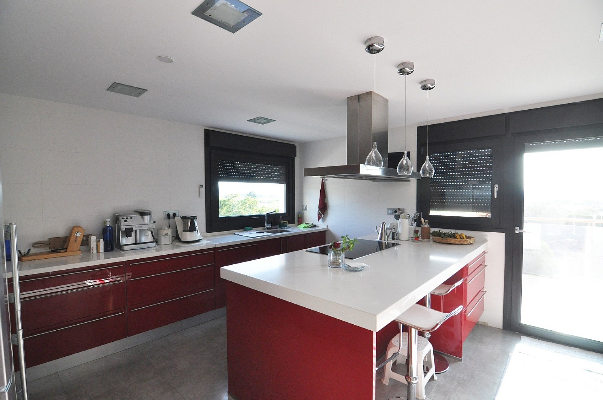 Resale - 4 Bedroom 2 Bathroom Villa in Villena -  - Alicante