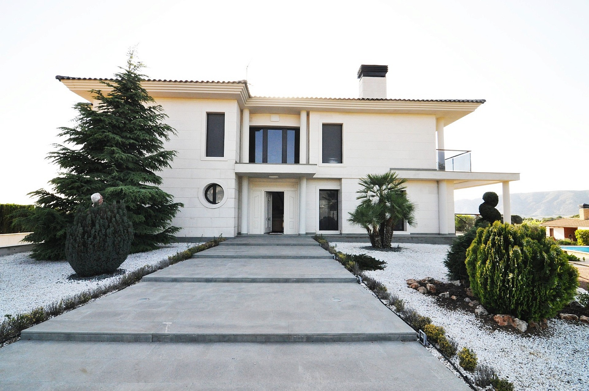Resale - 4 Bedroom 2 Bathroom Villa in Villena -  - Alicante