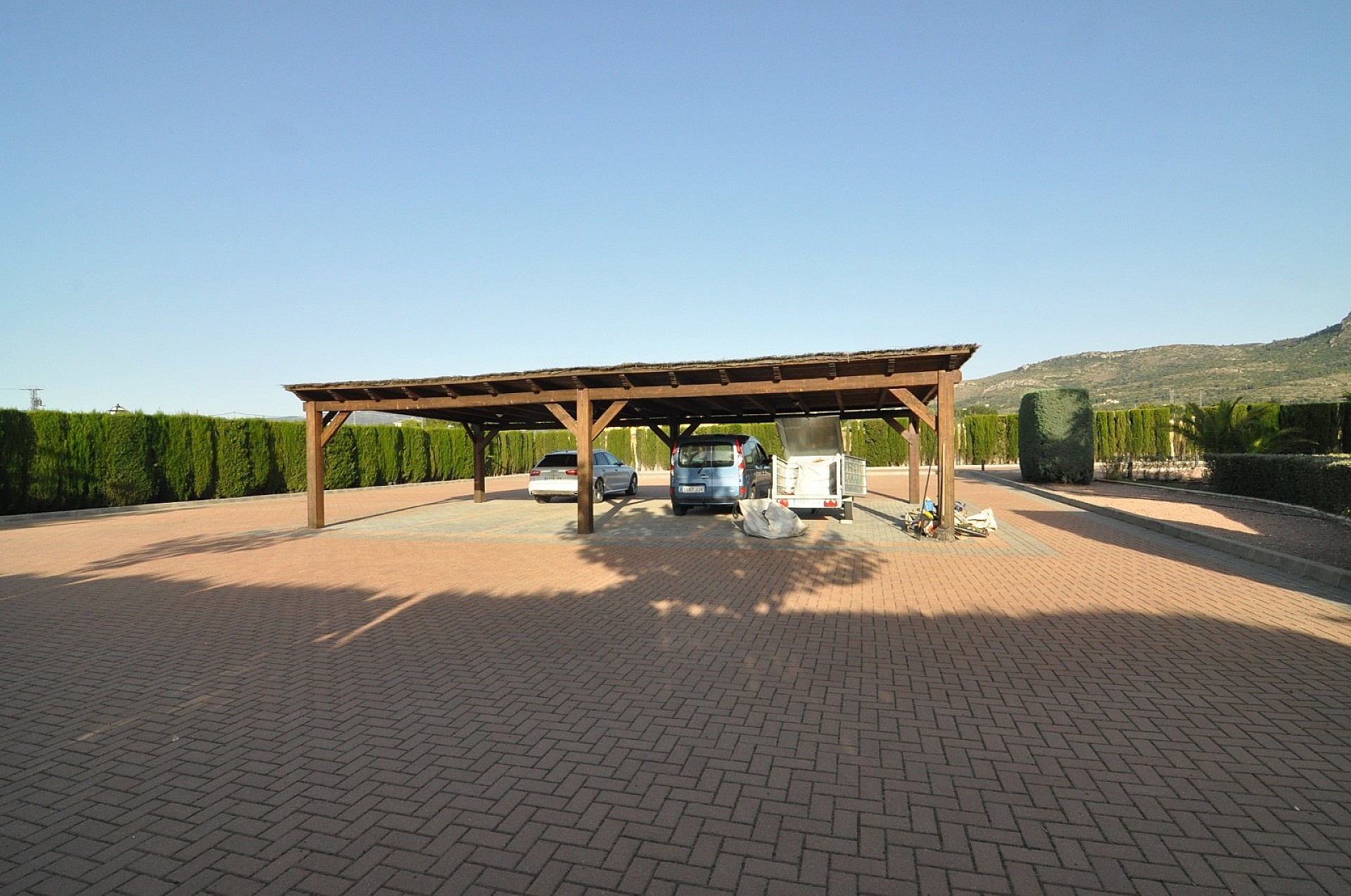 Resale - 4 Bedroom 2 Bathroom Villa in Villena -  - Alicante