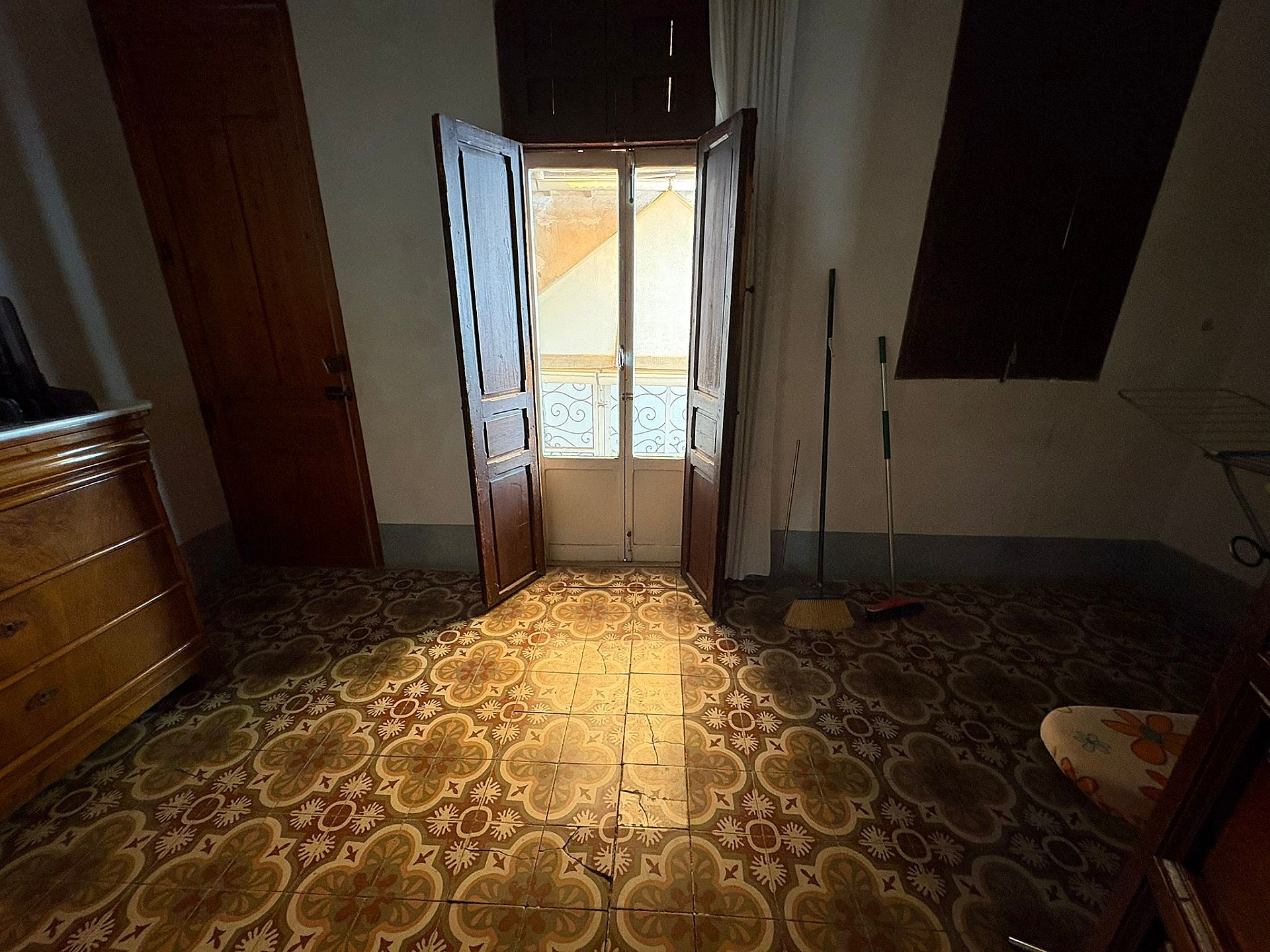 Resale - 6 Bedroom 2 Bathroom Townhouse in Novelda -  - Alicante
