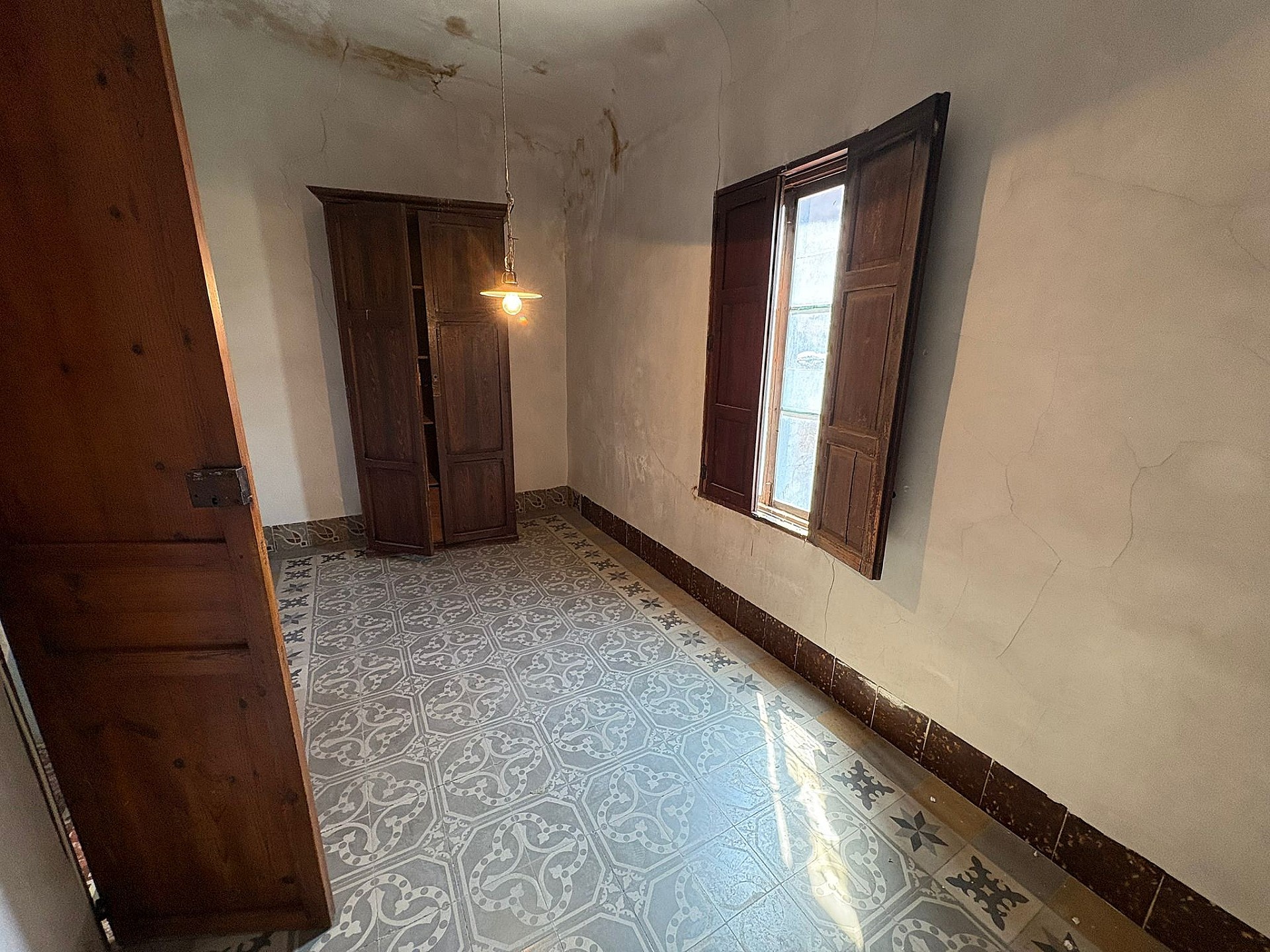Resale - 6 Bedroom 2 Bathroom Townhouse in Novelda -  - Alicante