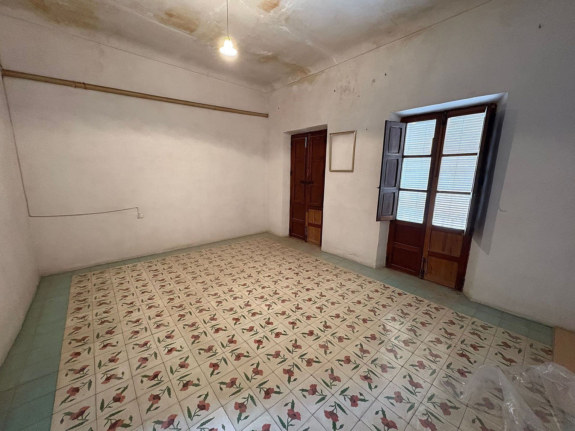 Resale - 6 Bedroom 2 Bathroom Townhouse in Novelda -  - Alicante