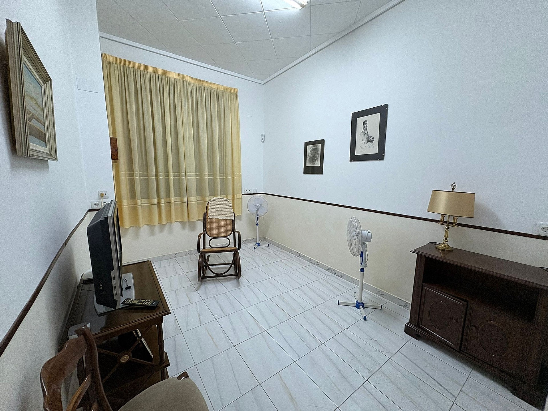 Resale - 6 Bedroom 2 Bathroom Townhouse in Novelda -  - Alicante