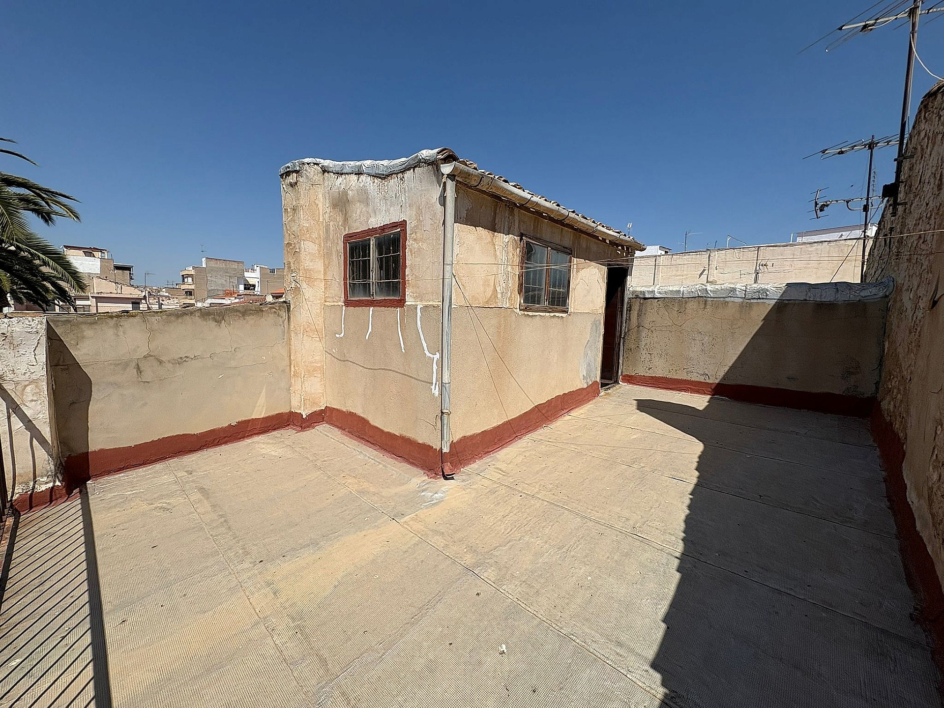 Resale - 6 Bedroom 2 Bathroom Townhouse in Novelda -  - Alicante